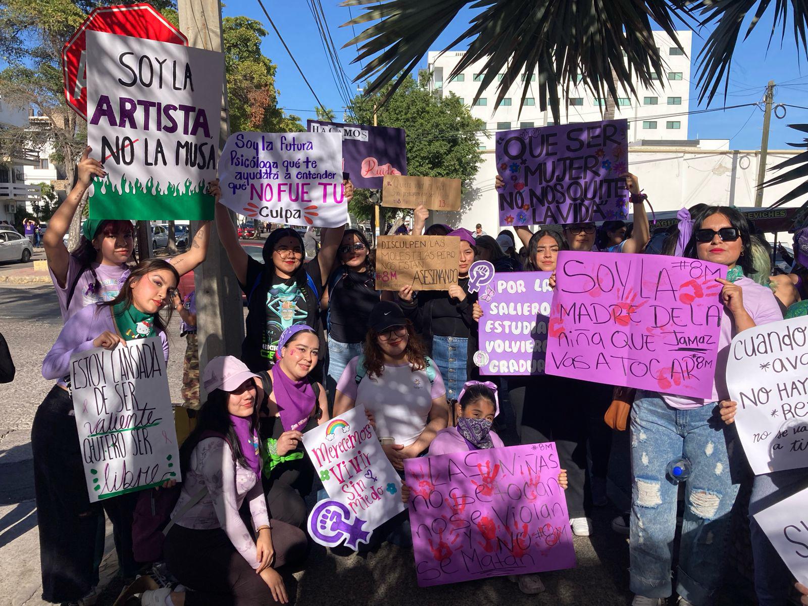 $!‘Mujer escucha, esta es tu lucha’; inicia la Marcha 8M por el malecón de Mazatlán