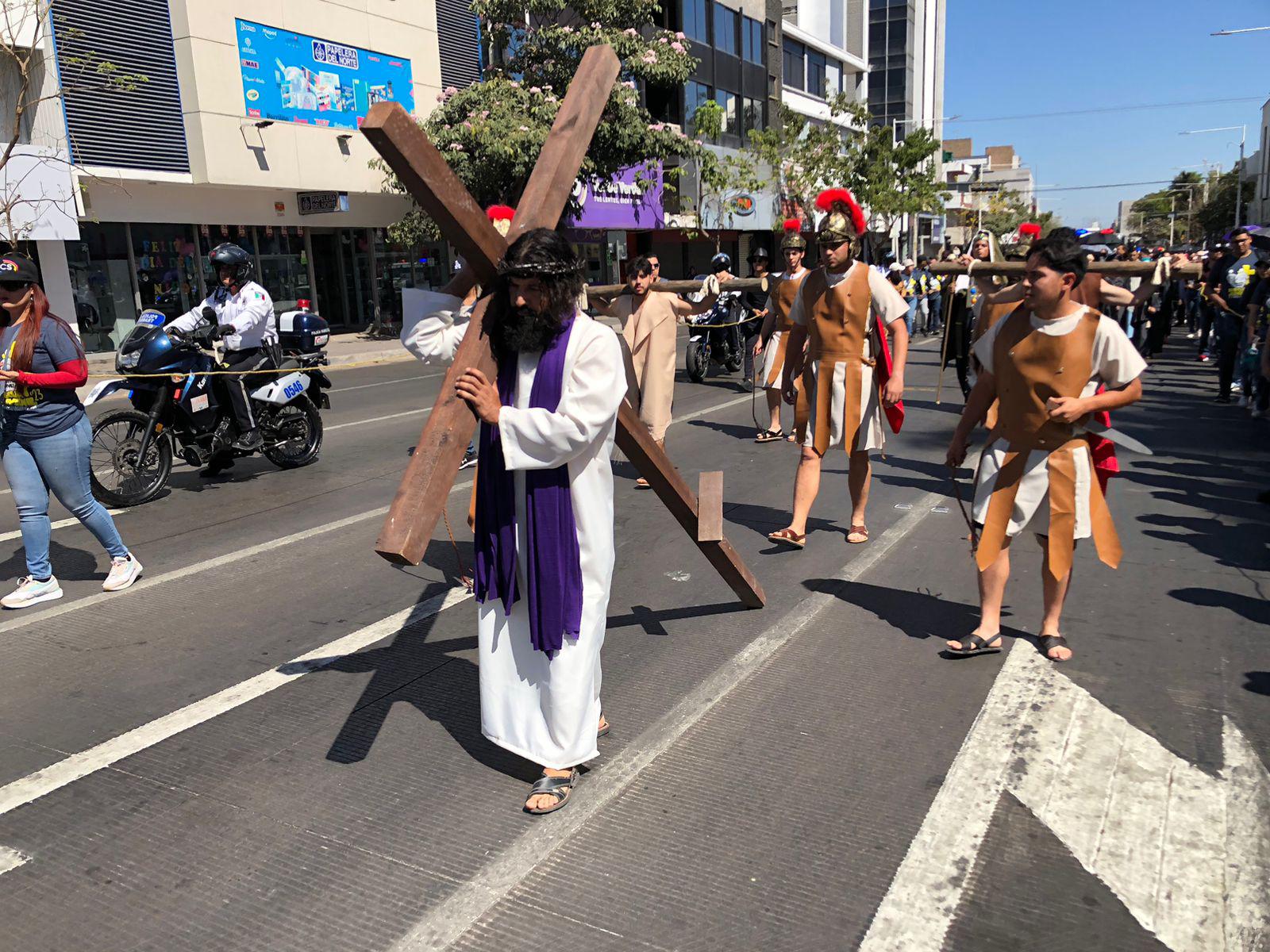 $!Reviven la Pasión, Muerte y Resurrección de Cristo en la Catedral de Culiacán