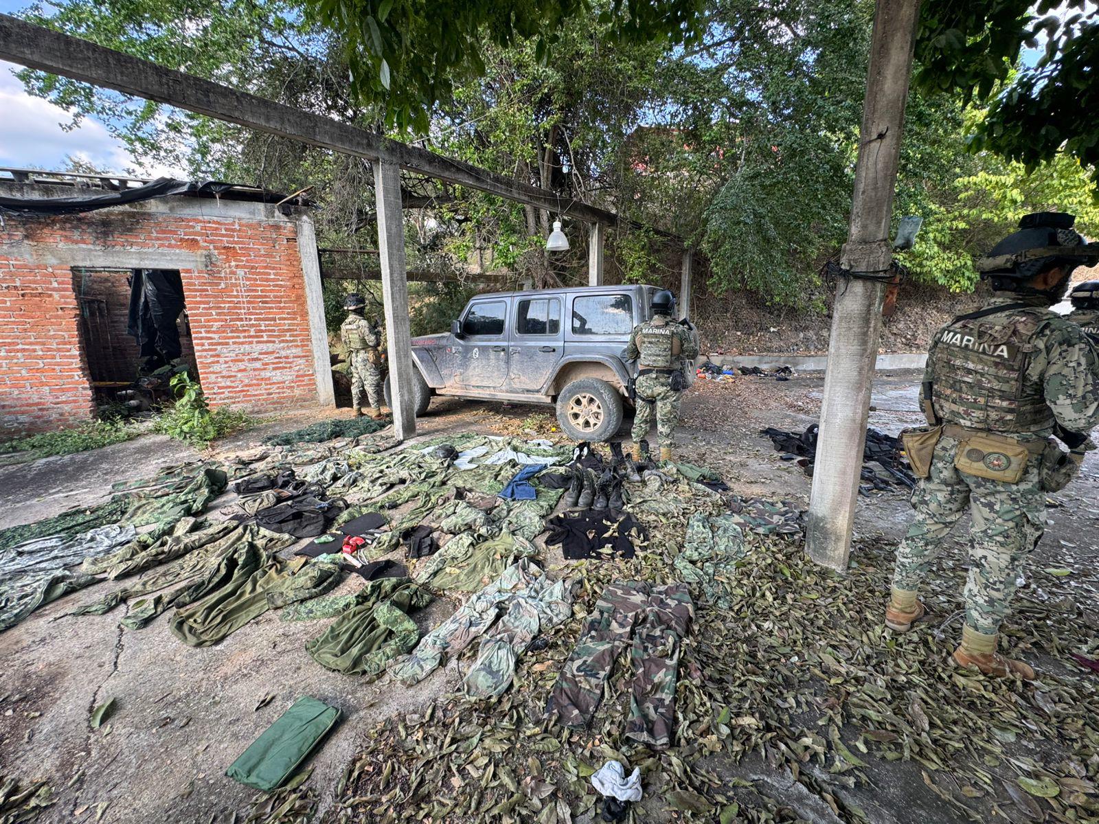 $!Asegura Marina vehículo con armamento y equipo táctico en el poblado de Copala, Concordia