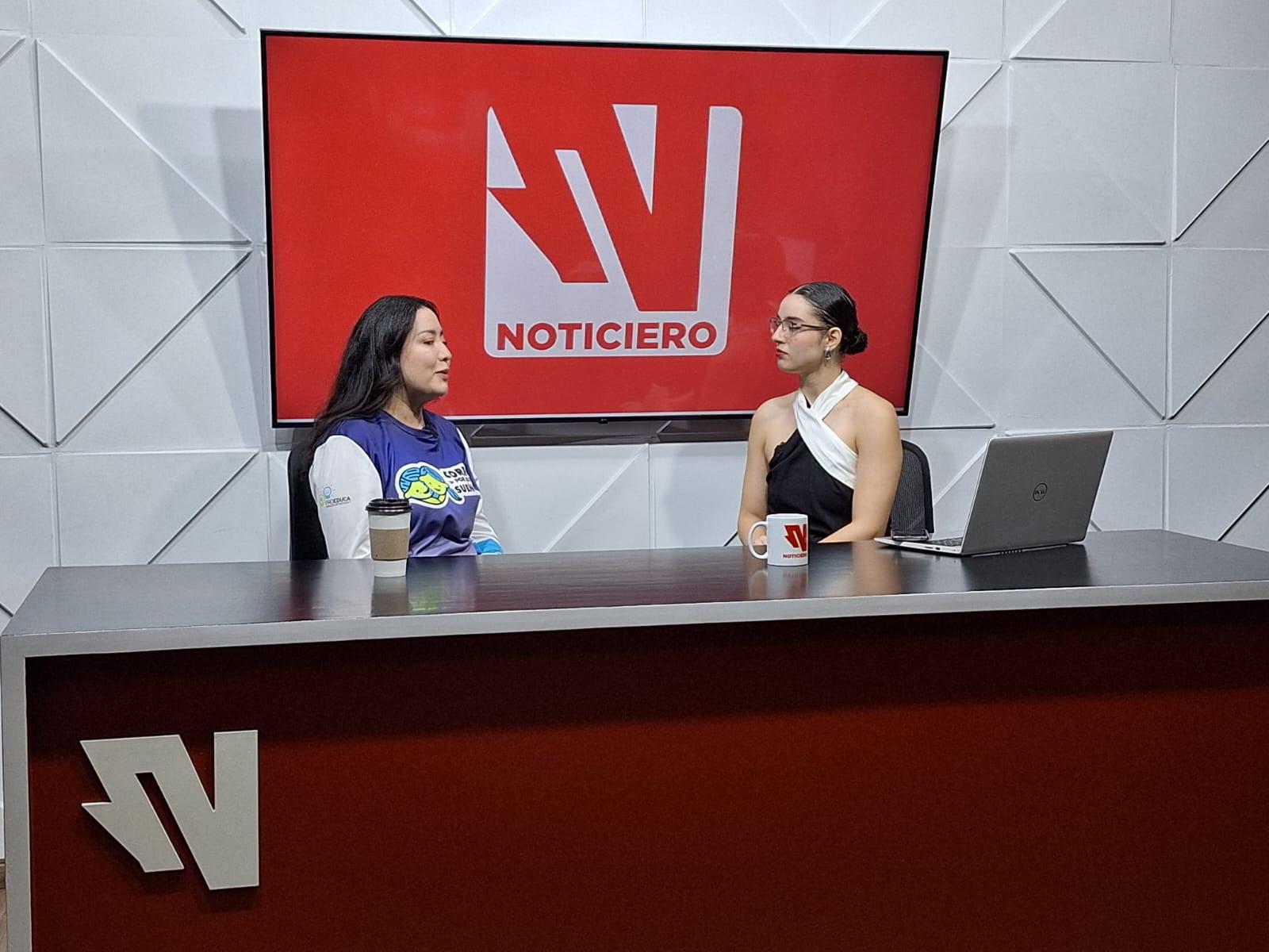 $!La directora de Proeduca asiste a Noticieros Noroeste para hacer la invitación.