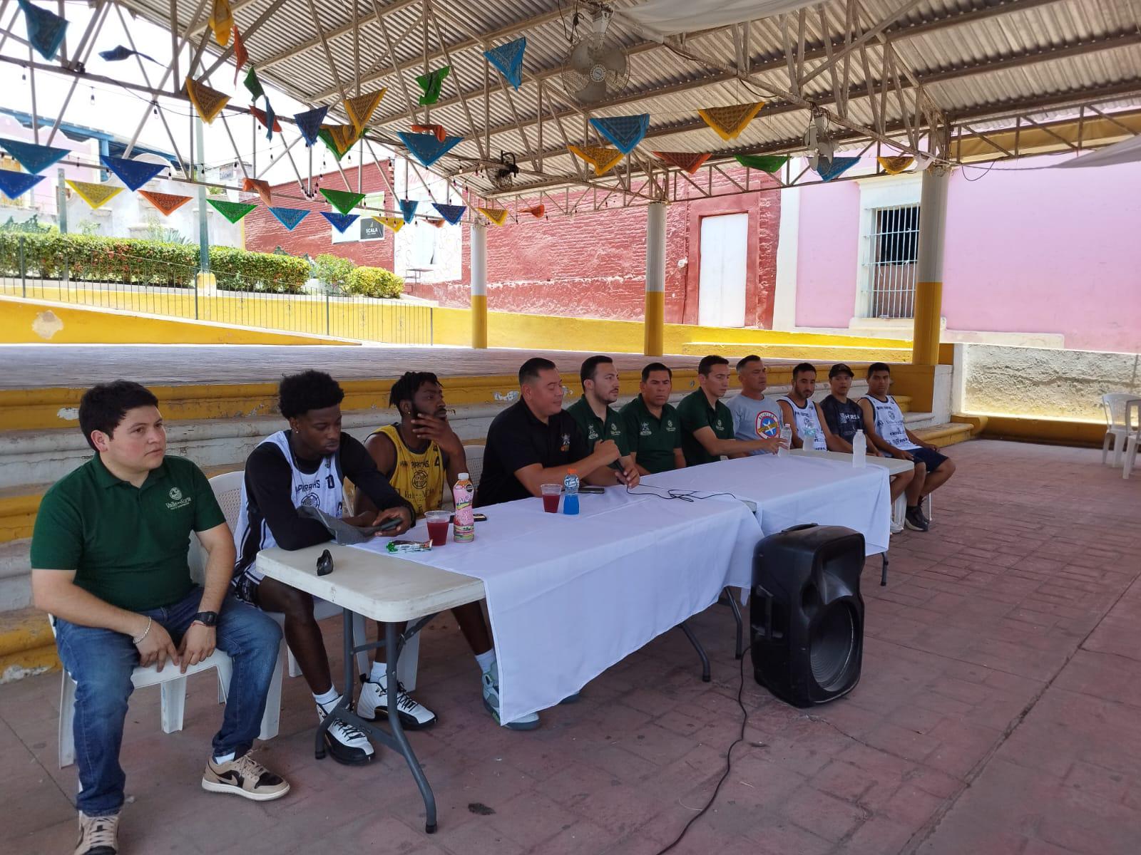 $!Presenta Piratas Basketball su nueva piel y a sus extranjeros