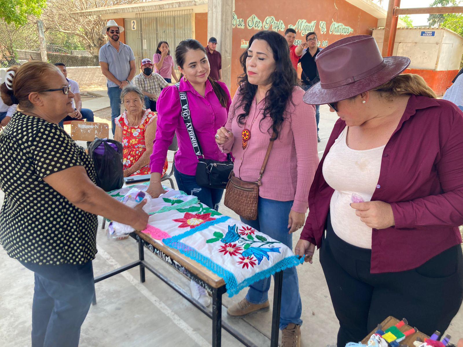 $!Diputados de la Comisión de Asuntos Indígenas visitan comunidades de El Trébol 1 en Escuinapa; y Matatán en Rosario