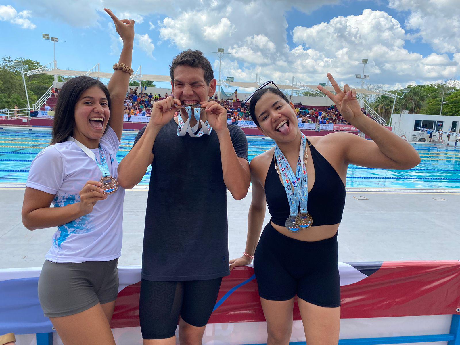 $!Caen primeras medallas para Mazatlán en Nacional de Natación Máster