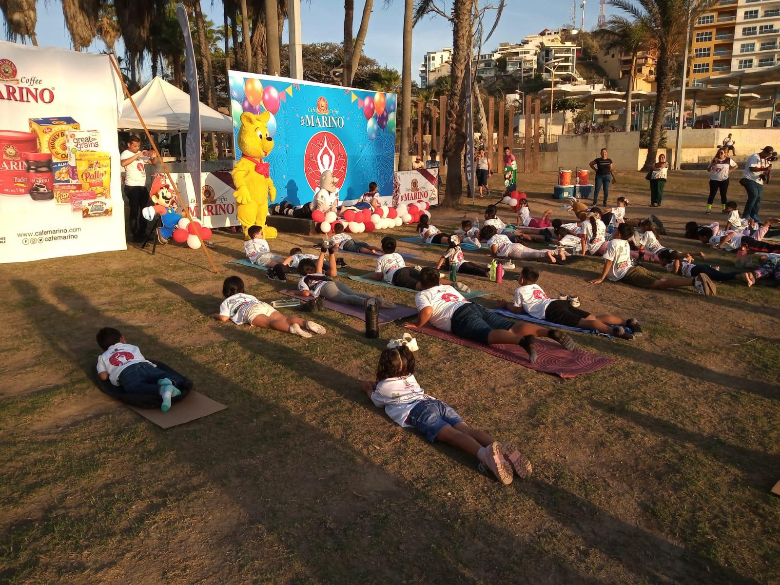 $!Festejan a niños en Festival de Yoga, en Ciudades Hermanas