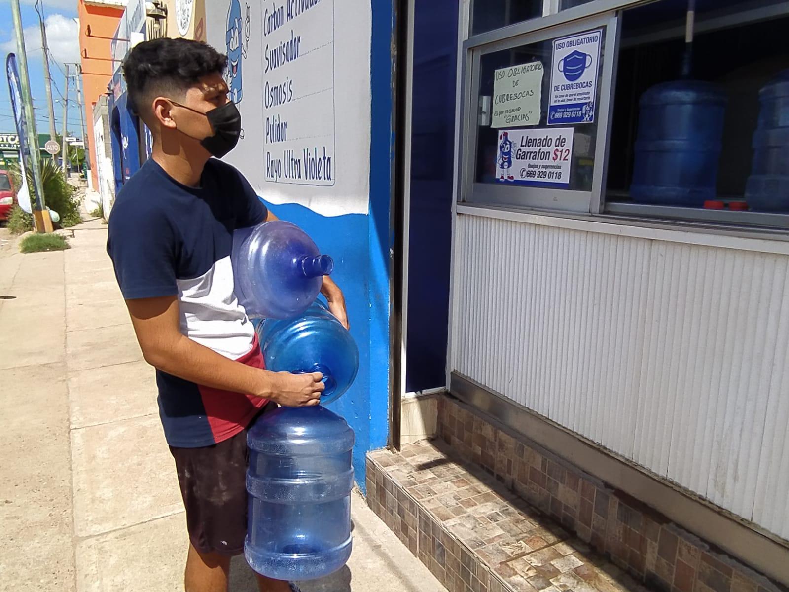 $!Prevalece desabasto de agua en varias colonias de Mazatlán y en otras llega con baja presión