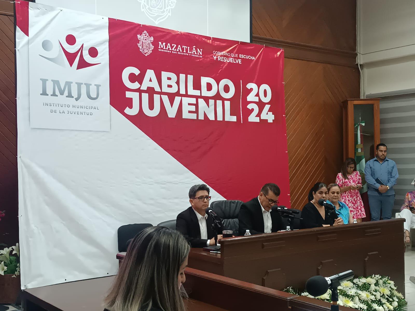 $!Rinde protesta el nuevo Cabildo Juvenil 2024 de Mazatlán