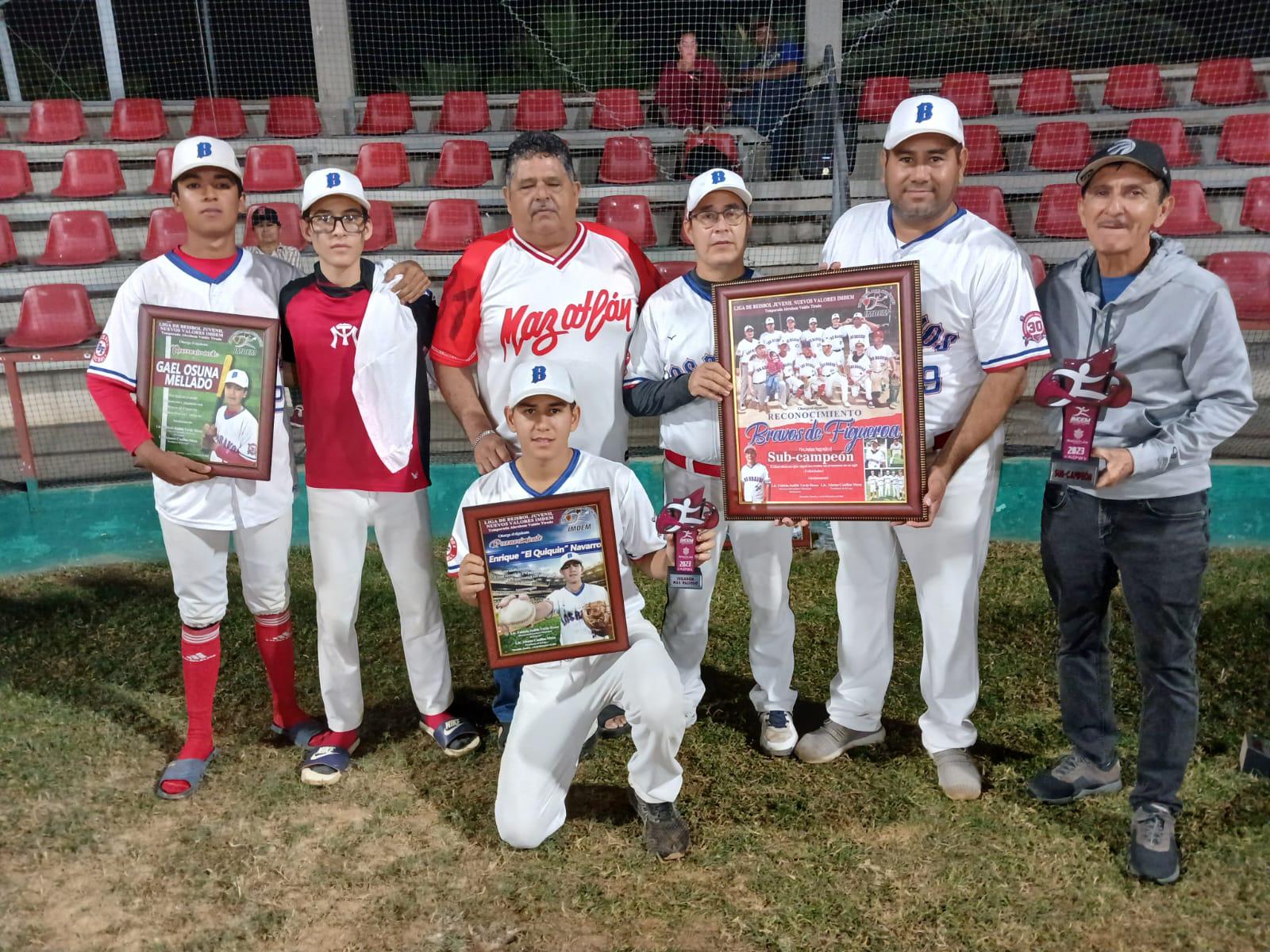 $!Ingeniería Carvajal es el rey de la Liga de Beisbol Nuevos Valores