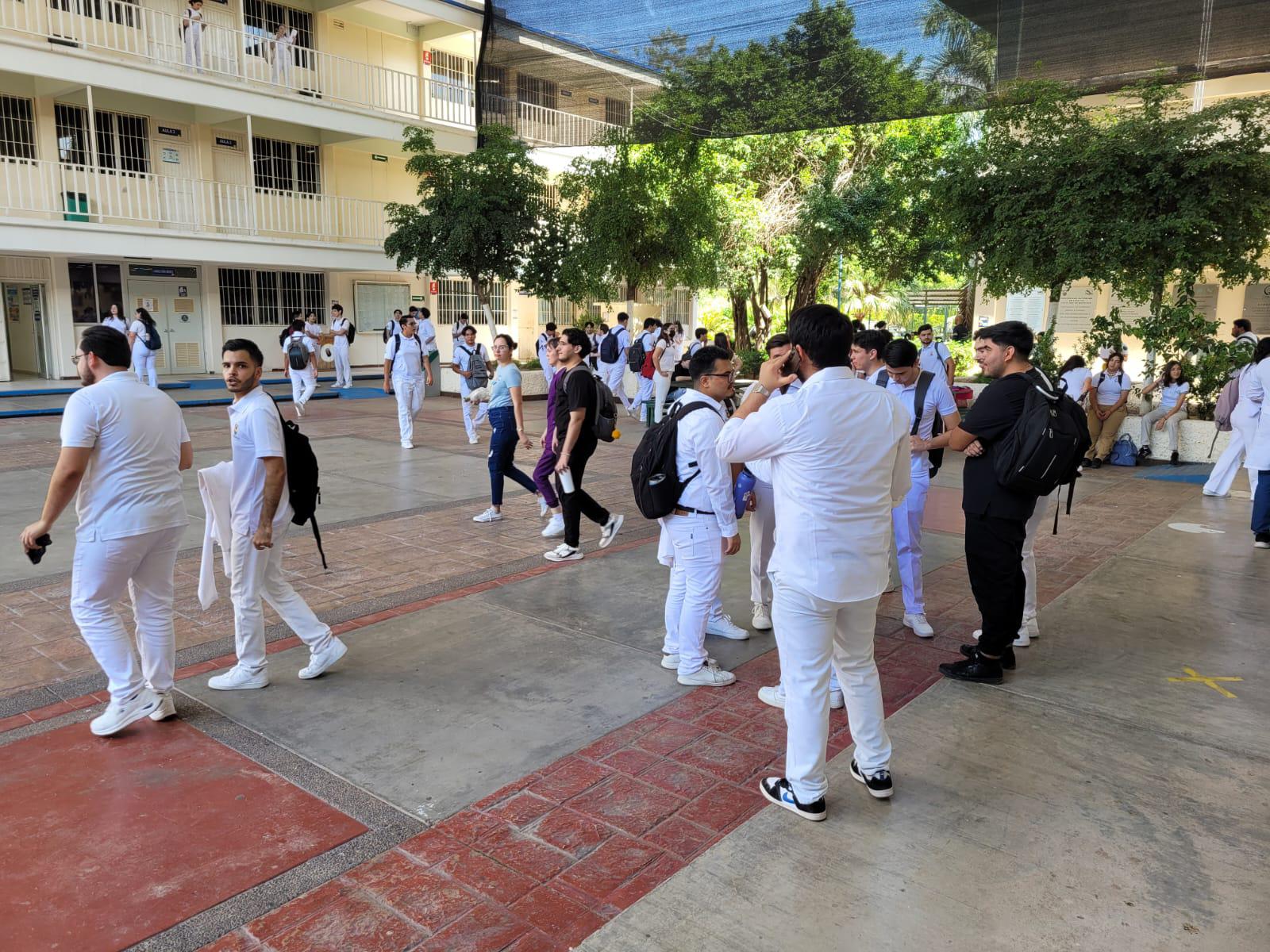 $!Estudiantes de la UAS responden al regreso a clases presenciales en Culiacán