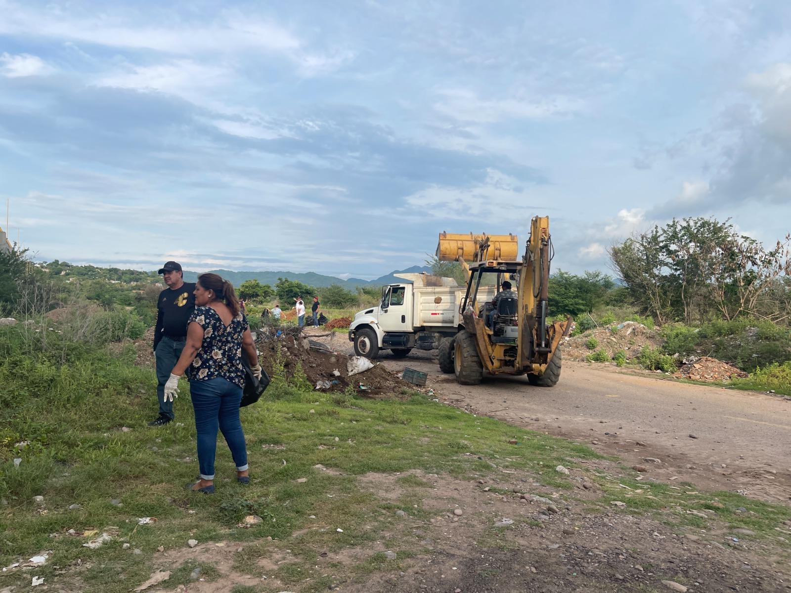 $!Recogen 20 toneladas de basura del río Baluarte, a la altura de la cabecera municipal