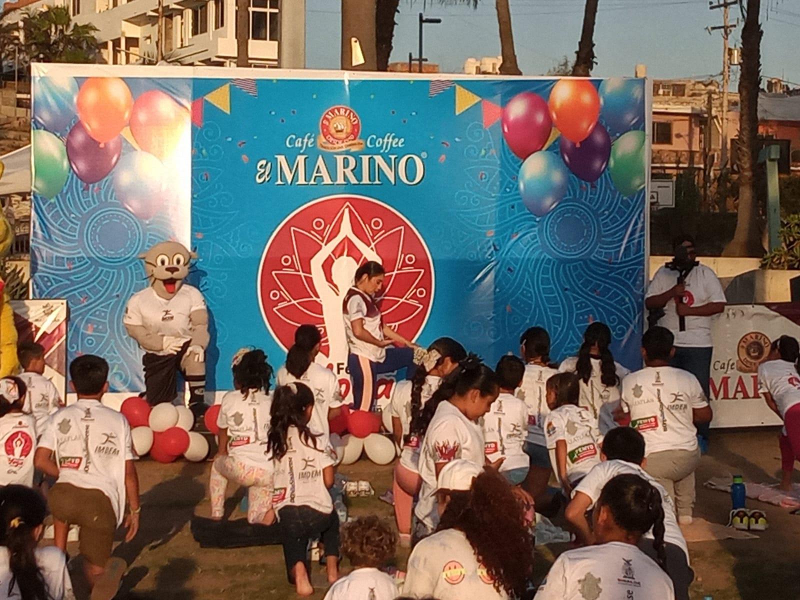 $!Festejan a niños en Festival de Yoga, en Ciudades Hermanas