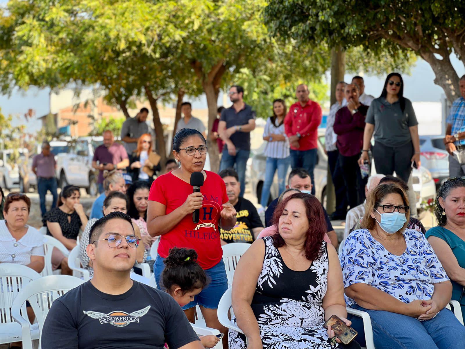 $!Le muestran al Alcalde las necesidades urgentes que tiene Villa Verde