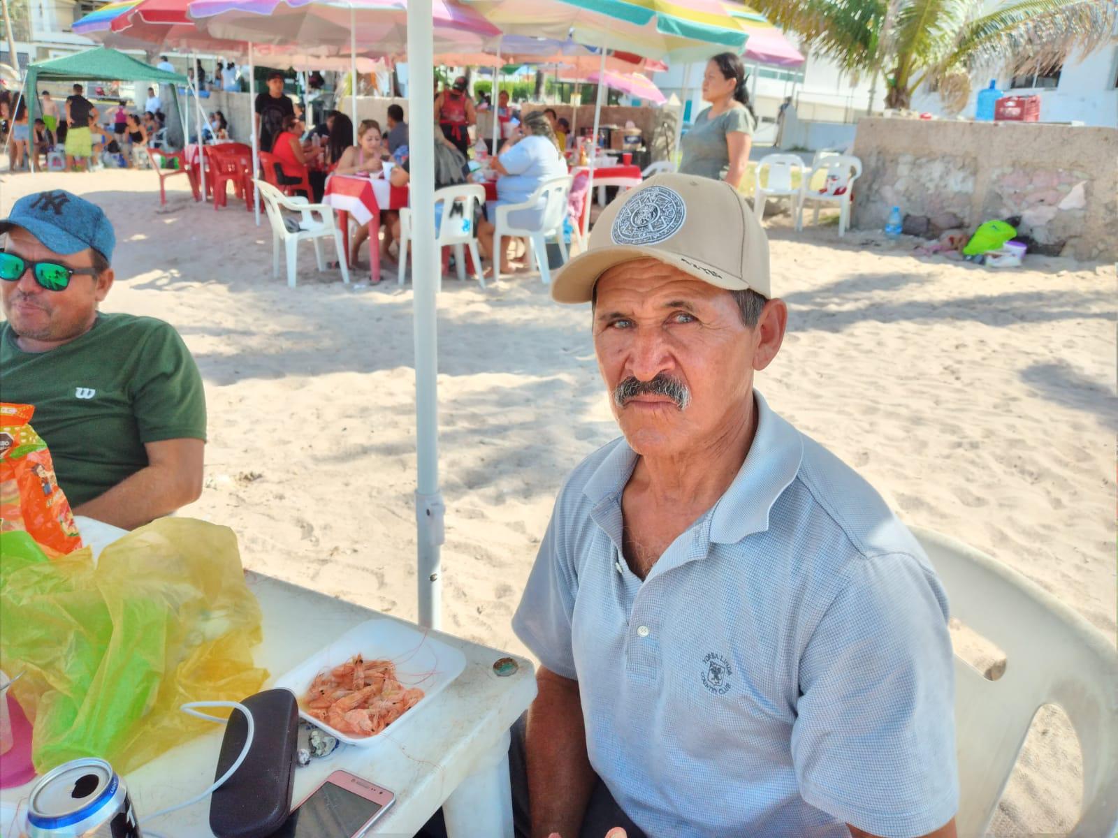 $!El señor Jorge Alfredo Sánchez dijo que con la llegada de la pandemia suspendieron las visitas a la playa.