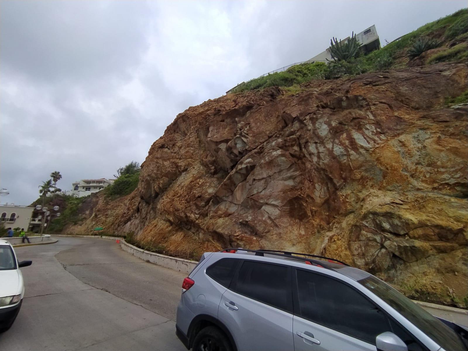 $!Cerros en Mazatlán, vivir con el peligro al lado