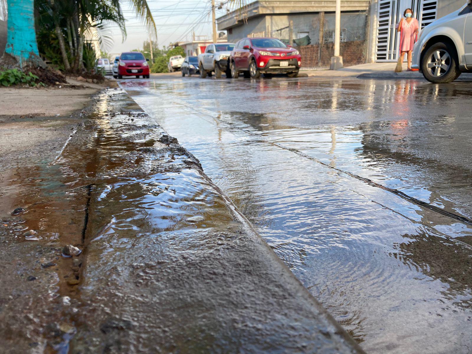 $!Piden al Alcalde atención a fugas, pavimentación y certeza jurídica en Vistas del Mar