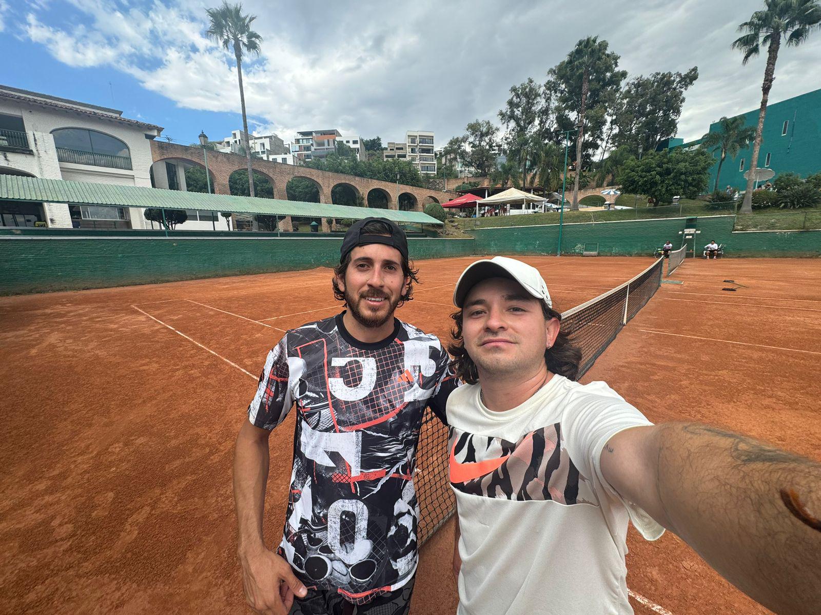 $!Ferran García impone condiciones ante Luis Topete en el Torneo de Tenis Escalera