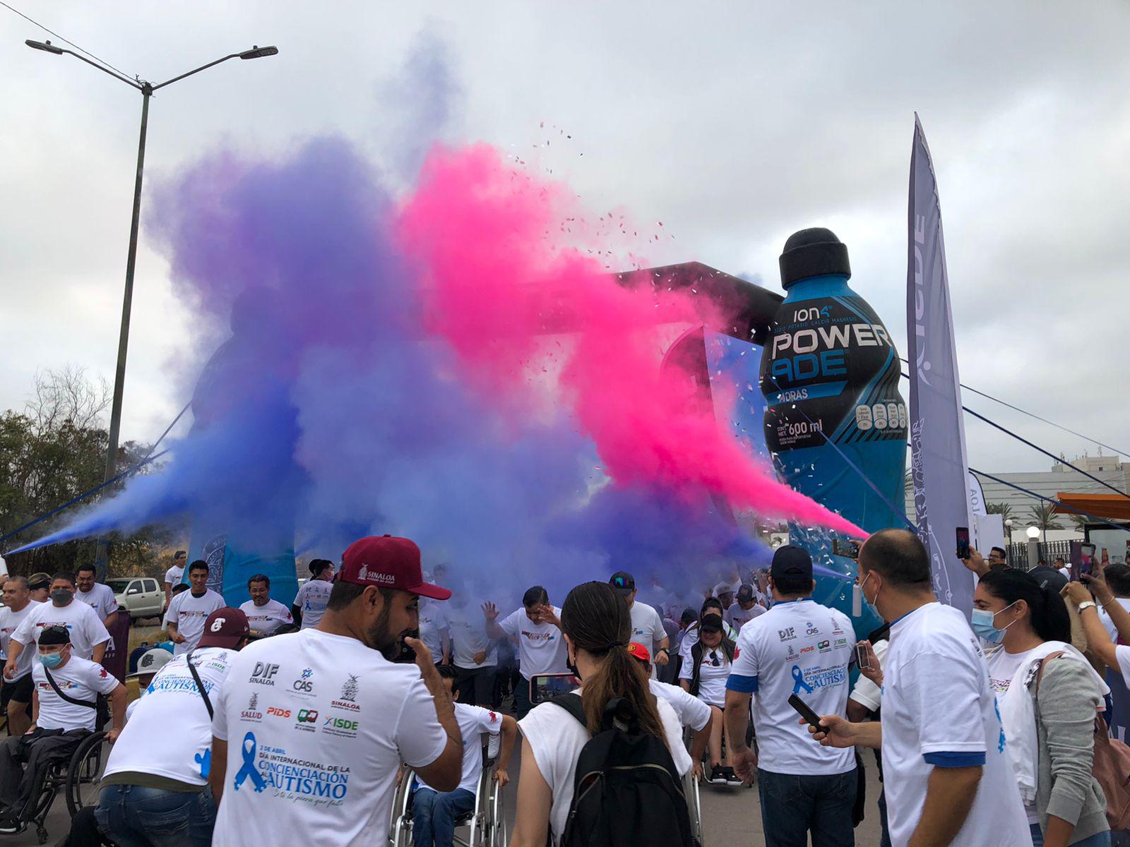 $!En Culiacán realizan carrera de colores en pro del autismo