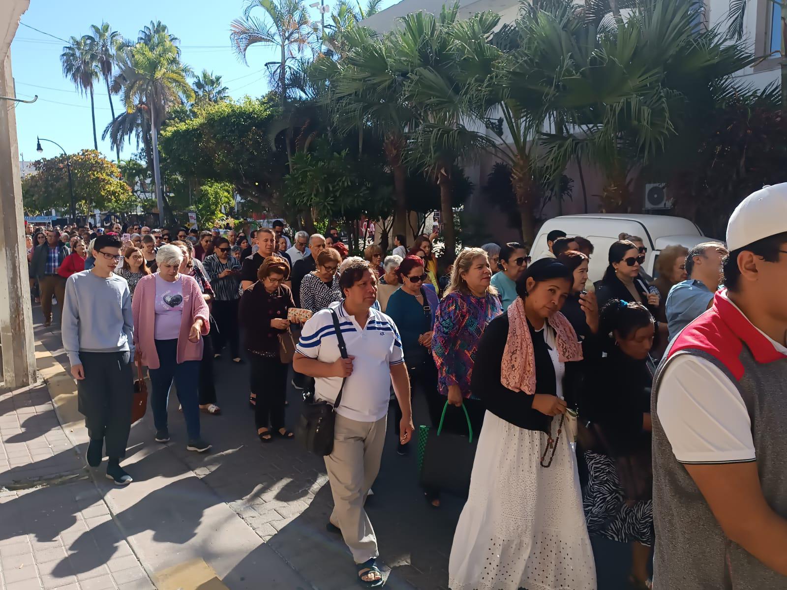 $!Celebran con misa y procesión la llegada del Año Santo 2025 en Catedral de Mazatlán