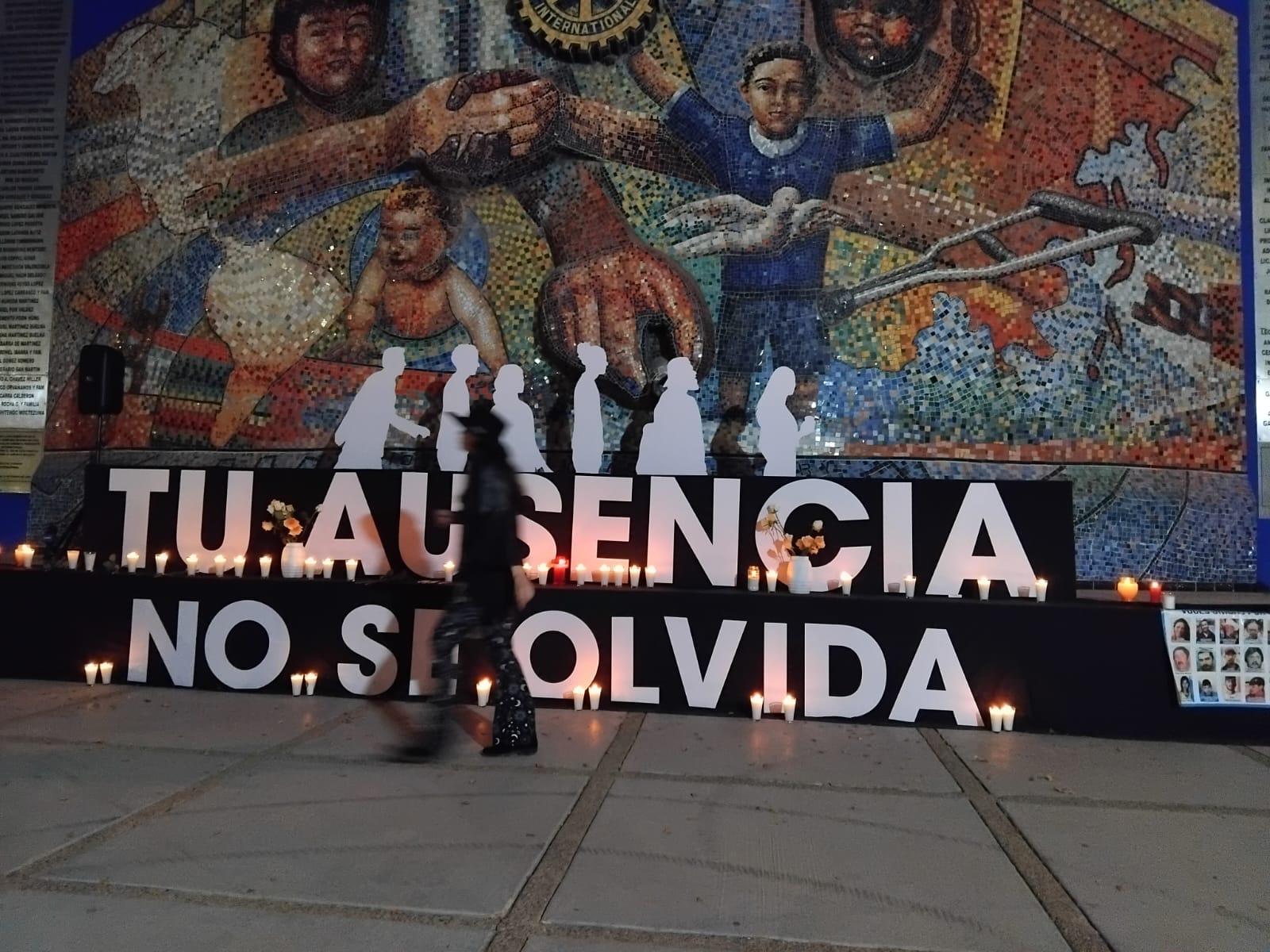 $!Plasman nombres de víctimas de crisis de violencia en el memorial ‘Tu ausencia no se olvida’, en Culiacán