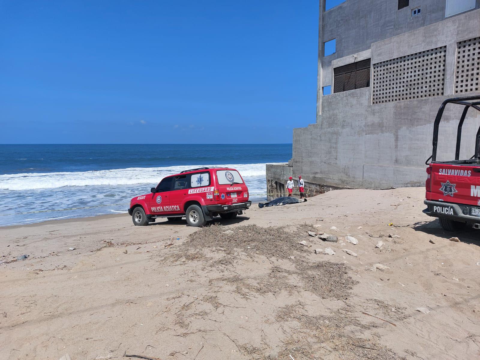 $!Muere ahogada una mujer en Mazatlán; van tres decesos en menos de una semana