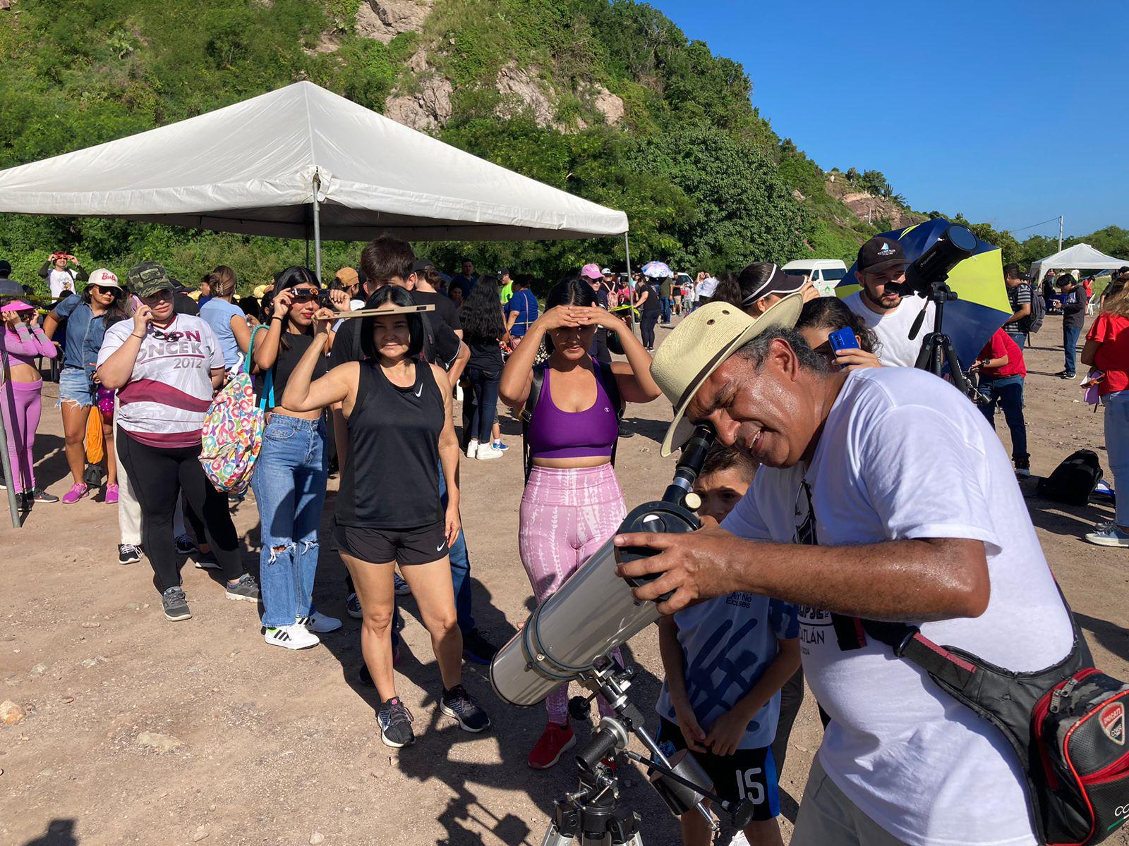 $!Atestiguan desde Mazatlán el eclipse solar anular