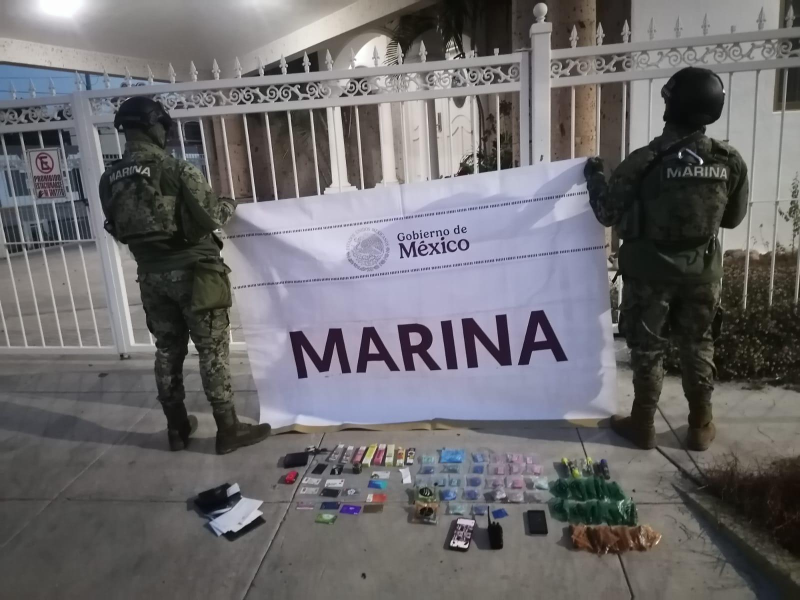 $!Marina detiene a 6 civiles por narcomenudeo en Culiacán