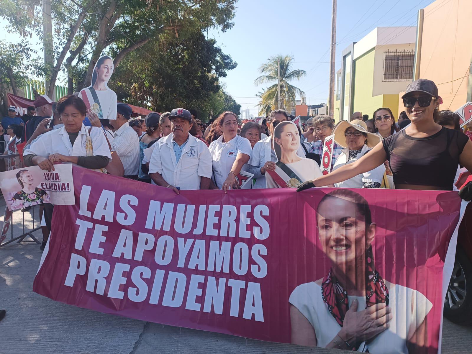 $!Llegan cientos a evento de Programas del Bienestar con Claudia Sheinbaum en Mazatlán