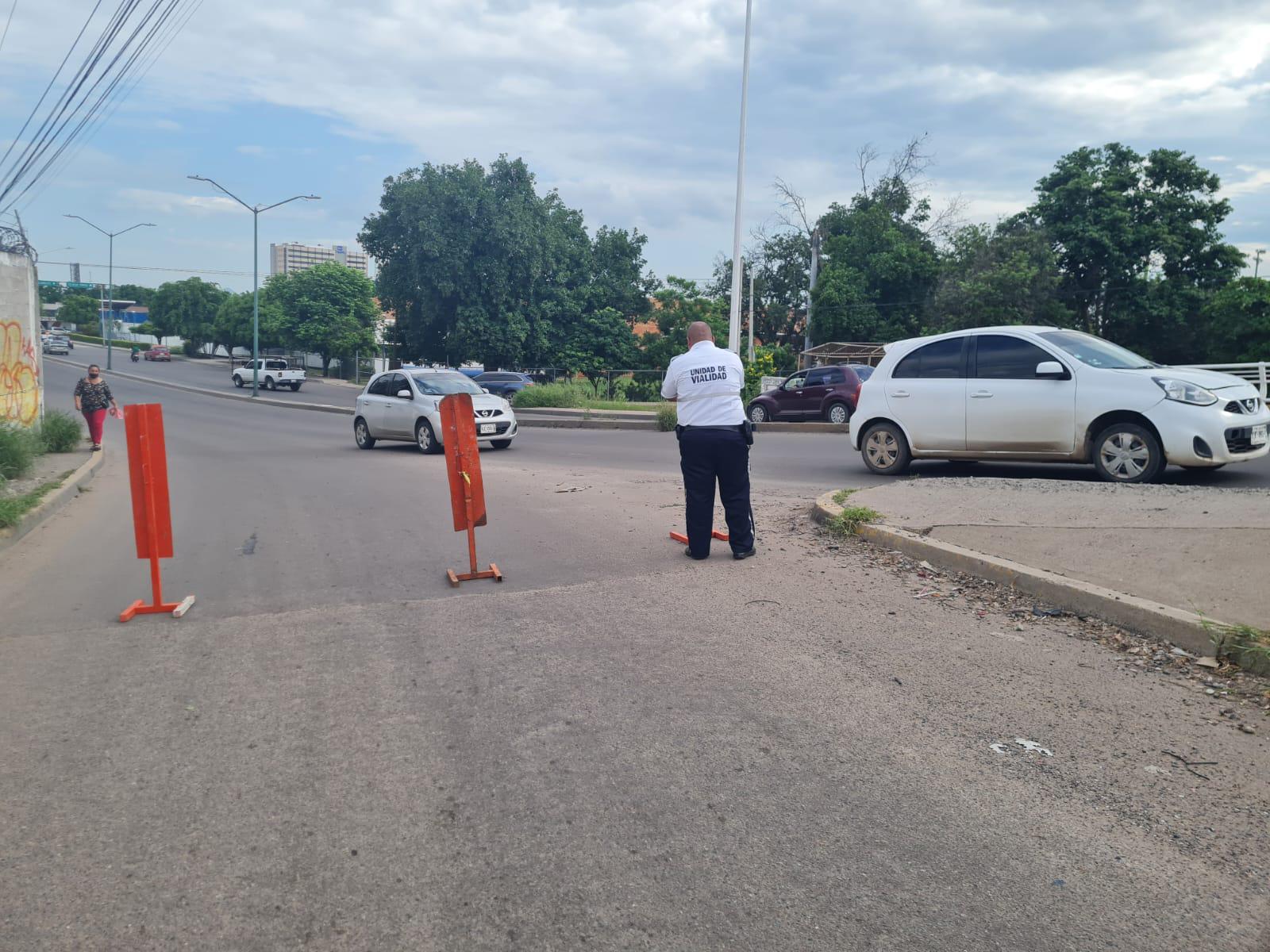 $!Cierran tramo en eje Federalismo de Culiacán por aparición de socavón