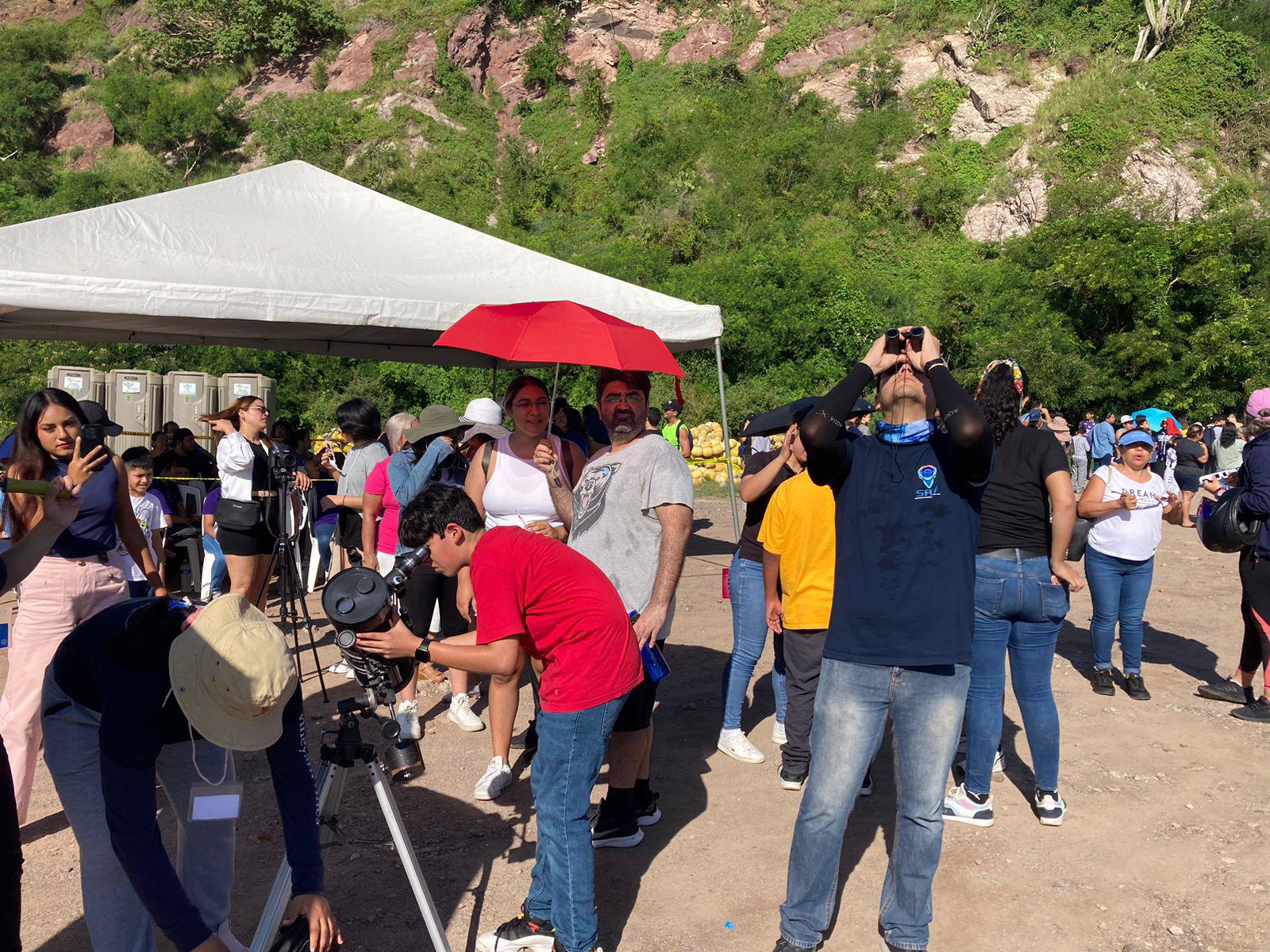 $!Atestiguan desde Mazatlán el eclipse solar anular