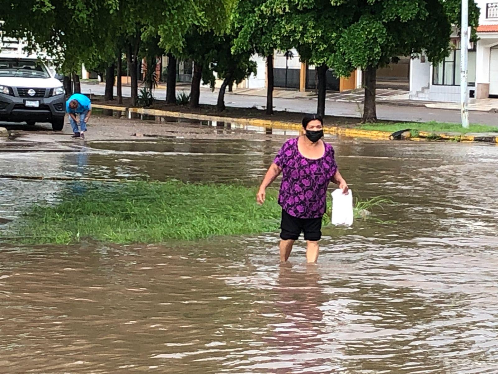 $!Desquicia a Culiacán lluvia intensa de cinco horas