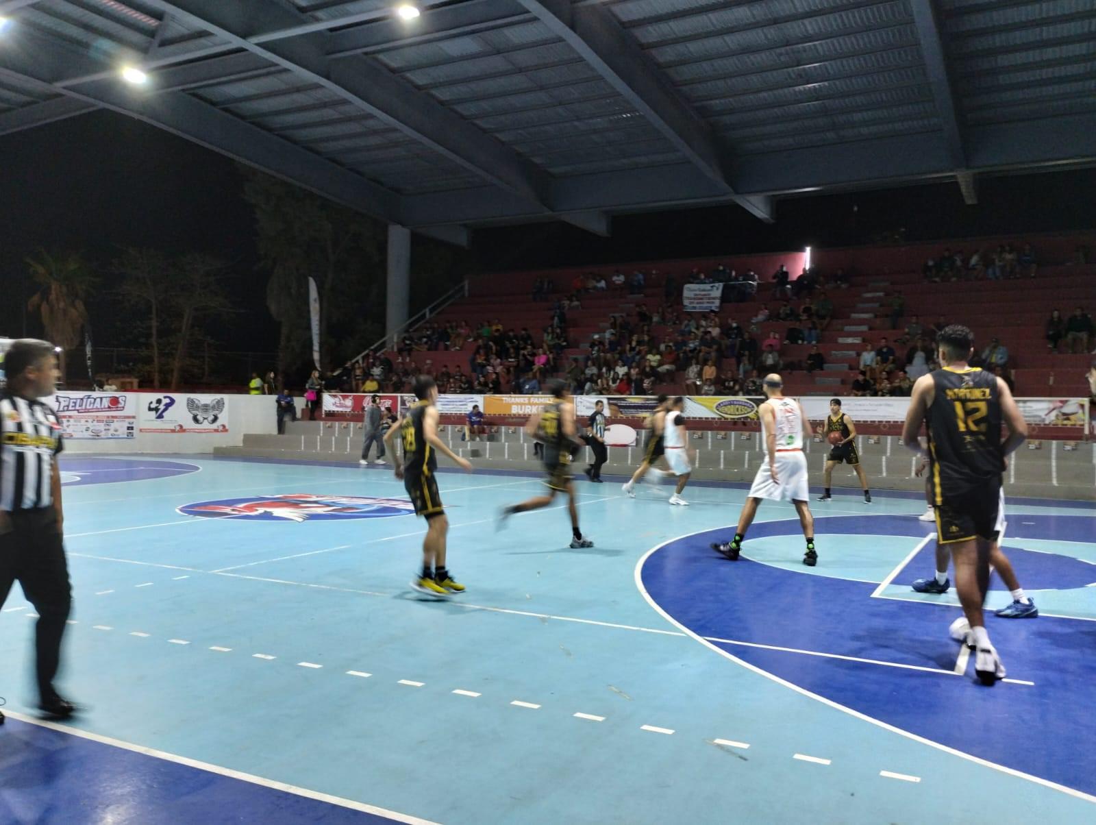 $!Piratas Basketball remonta y saca triunfo ante Pelícanos, en Cibapac