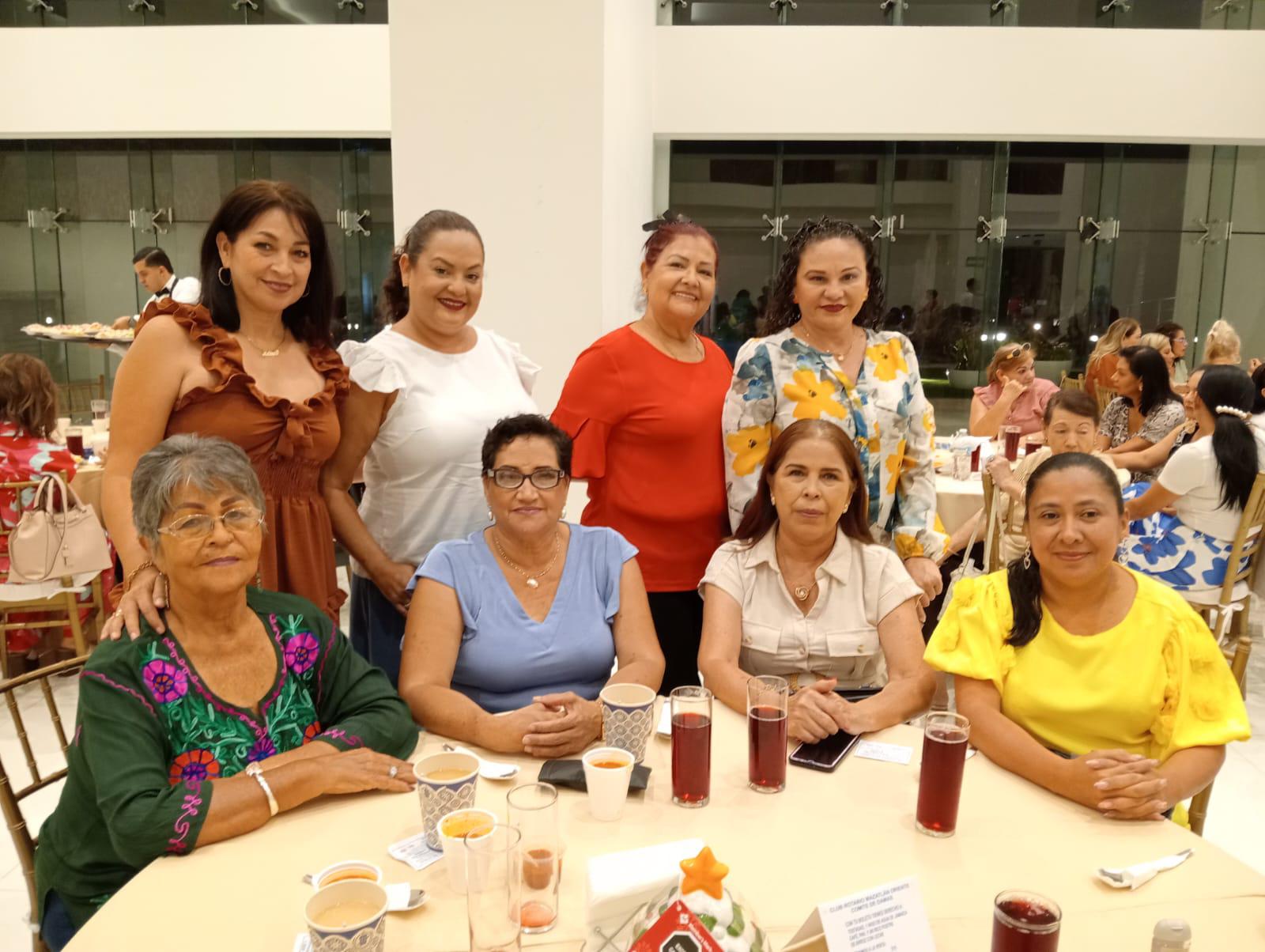 $!Abigaíl Esperanzano, Zerim Arellano, Mercedes Félix, Yaralicia Mendoza, Ana María Márquez, Leticia Portillo, Delmira Jaime y Kenia Peinado.