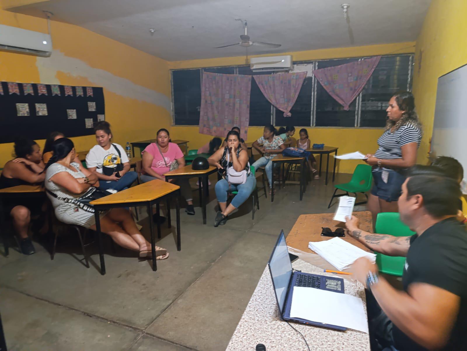 $!Reclaman padres de familia mal manejo de recursos en primaria de Escuinapa