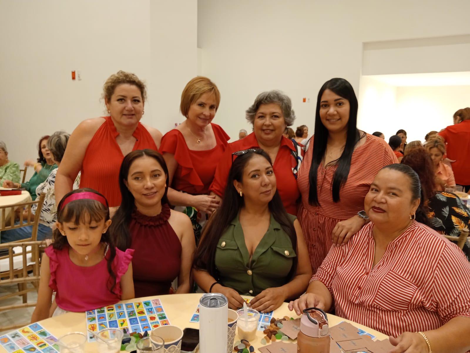 $!Cecilia Guevara, Angélica García, Raquel Piña de López, Dala Millán, Hanna Villaseñor, Margarita Ovalle, Ana Gabriela López y Araceli Aguila.