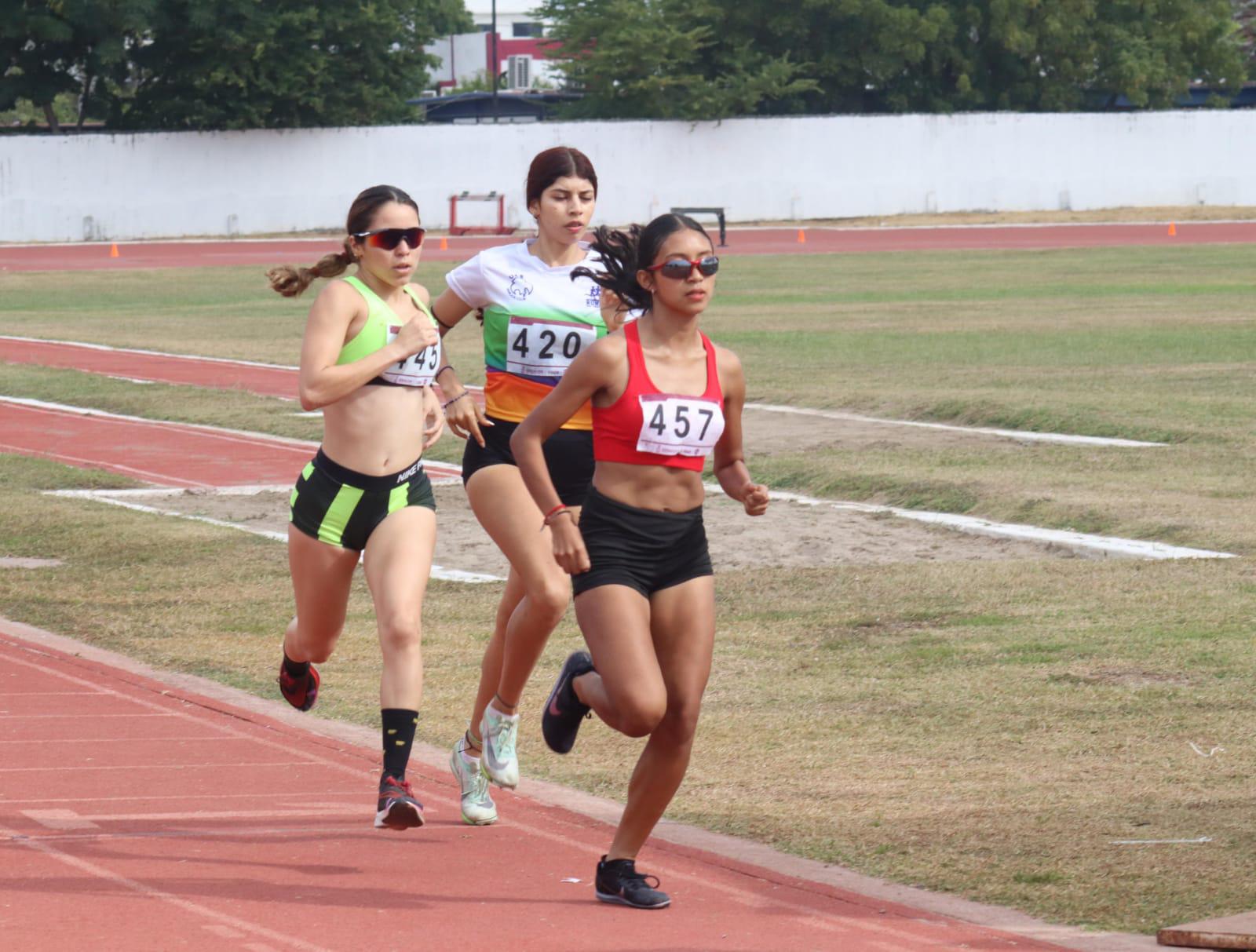 $!¡Vibrante jornada atlética en el zonal de atletismo!