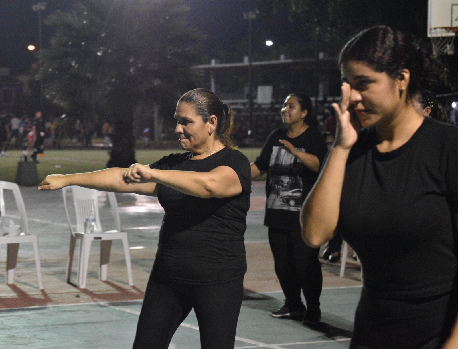 $!Con disfraces y música celebran al instructor Guillermo Mendoza