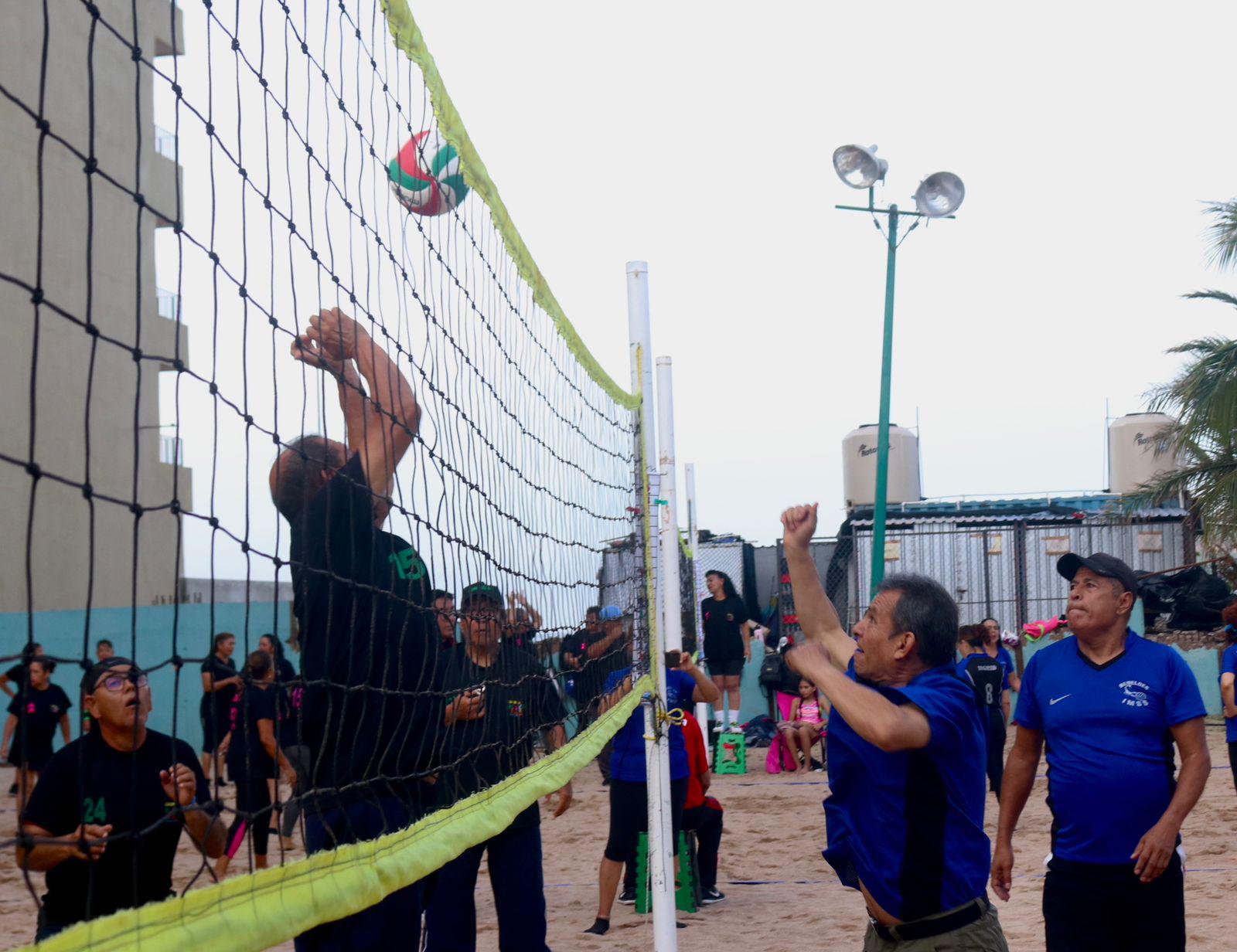 $!Mazatlán se corona campeón del primer Torneo de Cachibol Playero de Verano