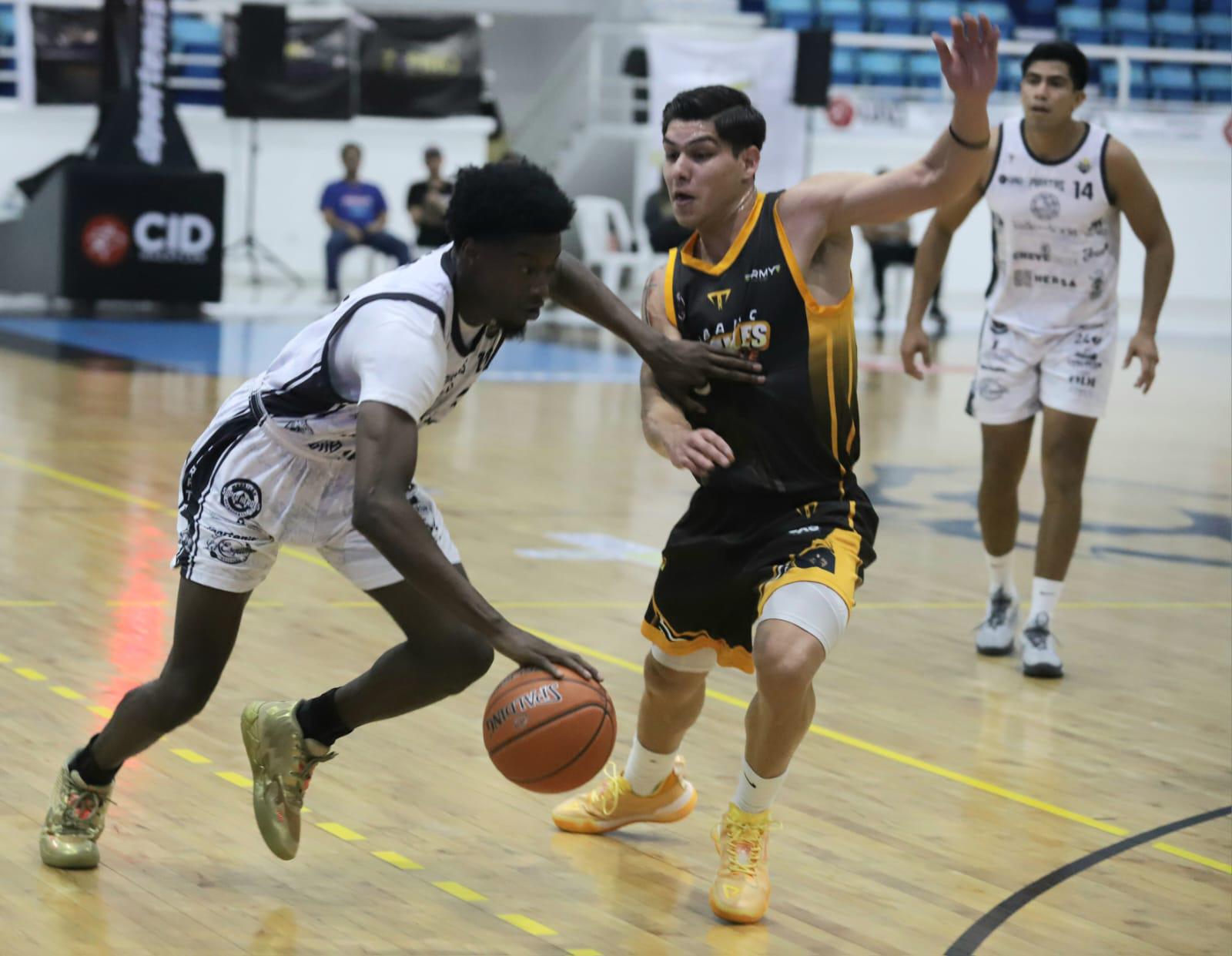 $!Piratas Basketball sufre nuevamente en casa, al caer ante Frayles de Guasave