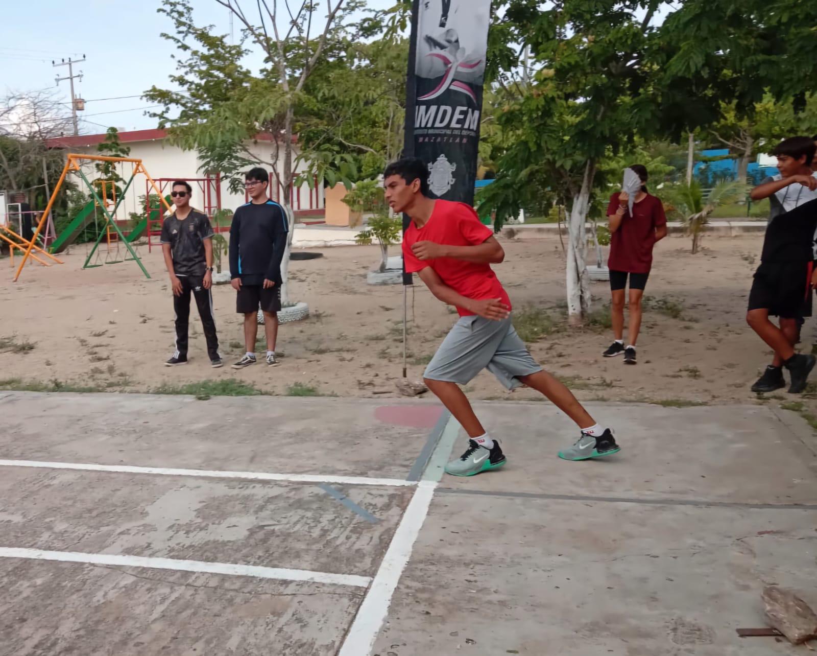 $!La llama de la Olimpiada Estudiantil llegó a la Isla de la Piedra