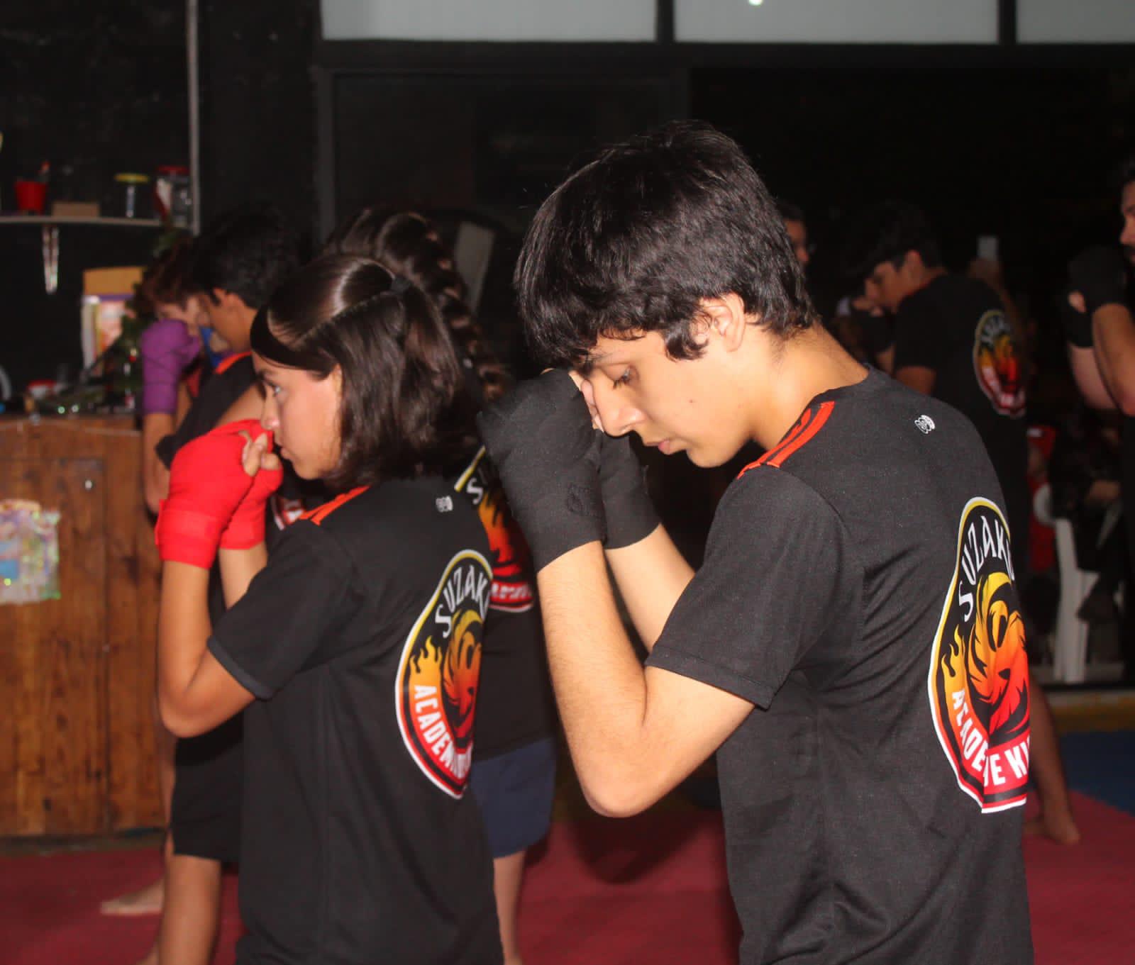 $!Se gradúan alumnos de la Academia de Kickboxing Suzaku