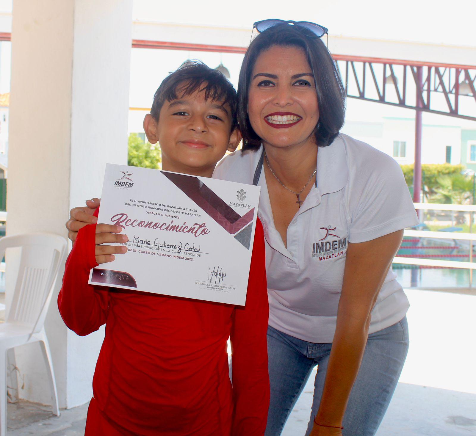 $!Cientos de niños culminan Curso de Verano Intensivo de Natación