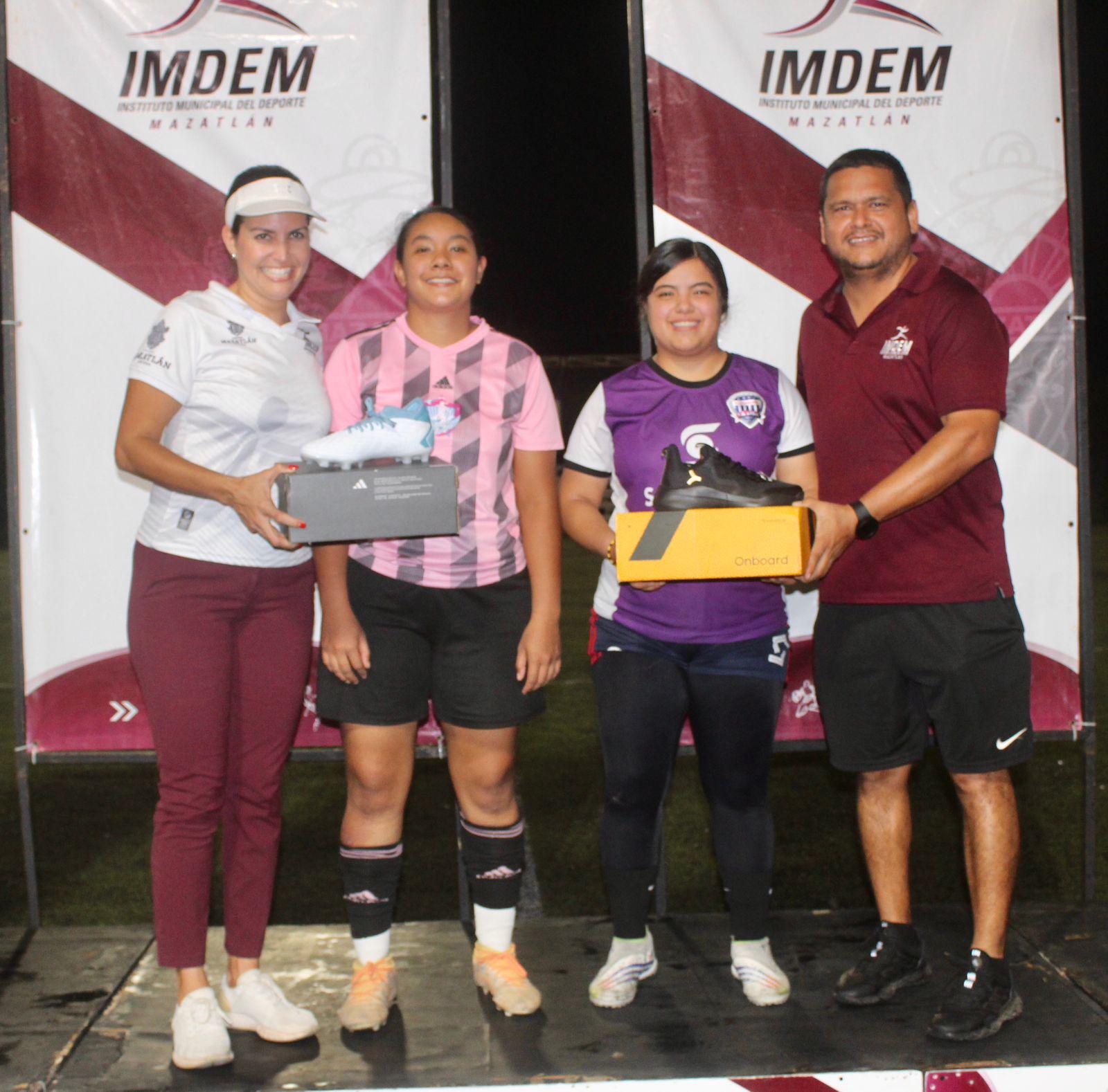 $!Leonas Piña rugen como campeonas de la Liga de Futbol Libre Femenil