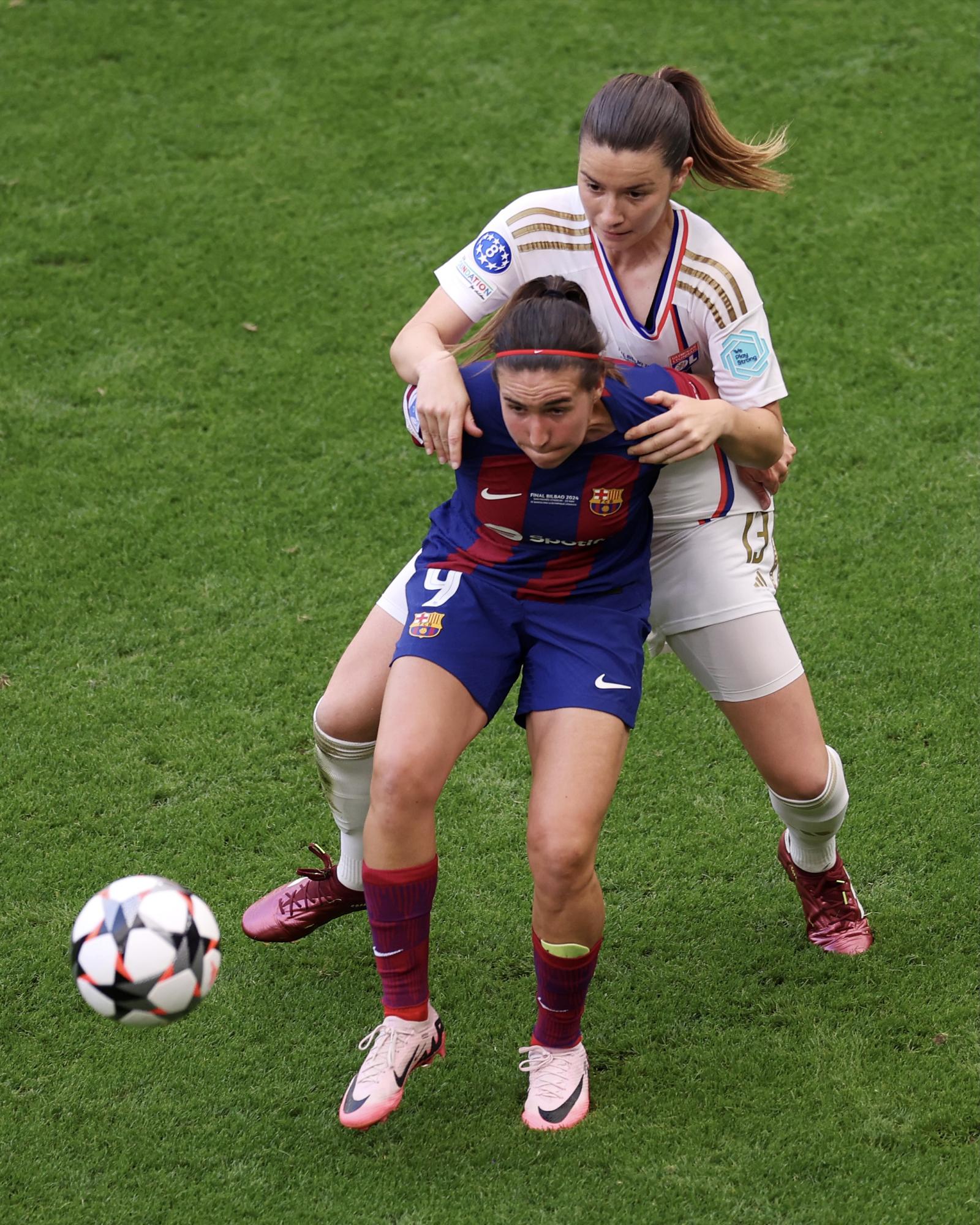 $!Aitana y Alexia coronan al Barcelona en la Champions League femenil