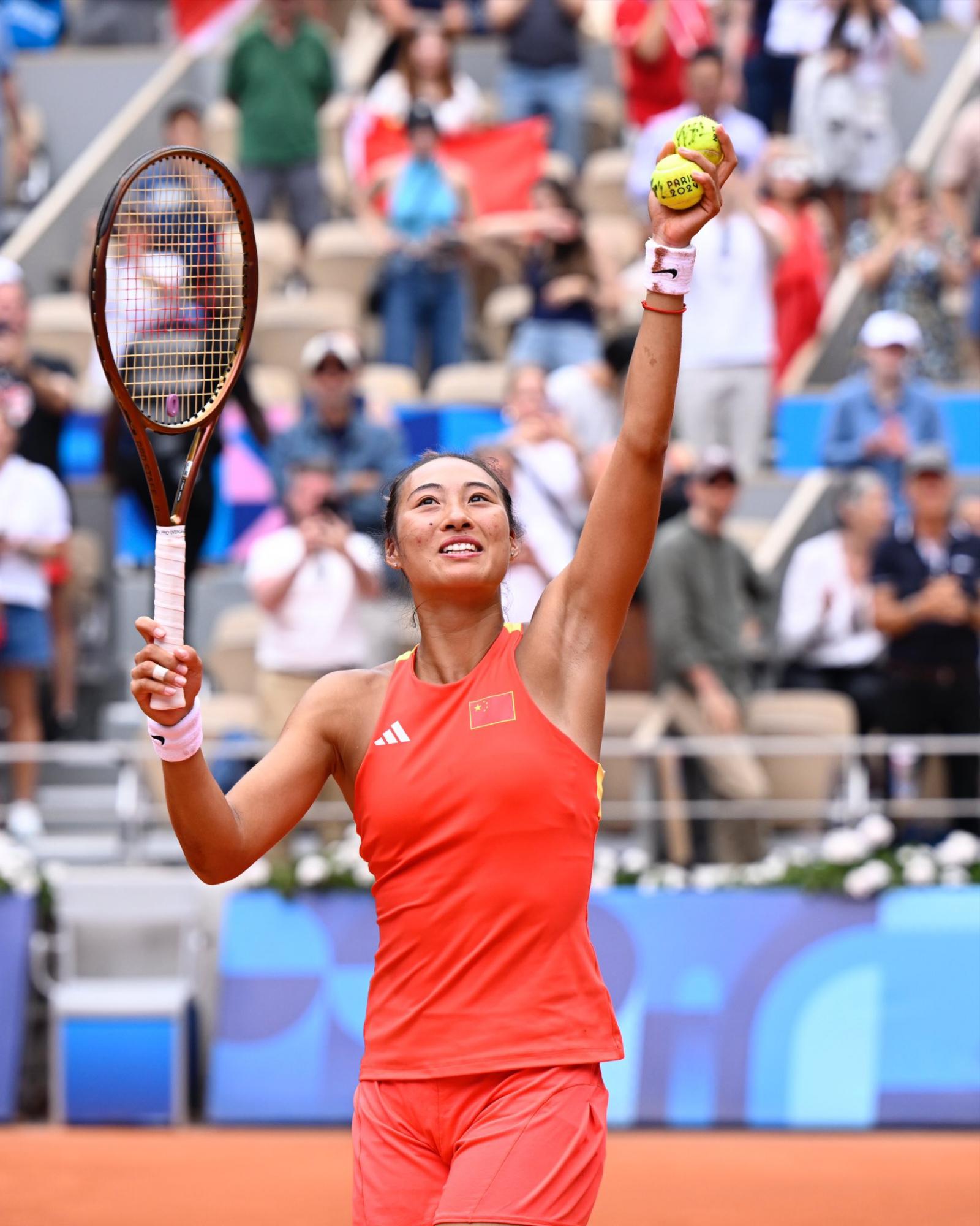 $!Zheng Qinwen gana el oro del tenis femenino en París 2024