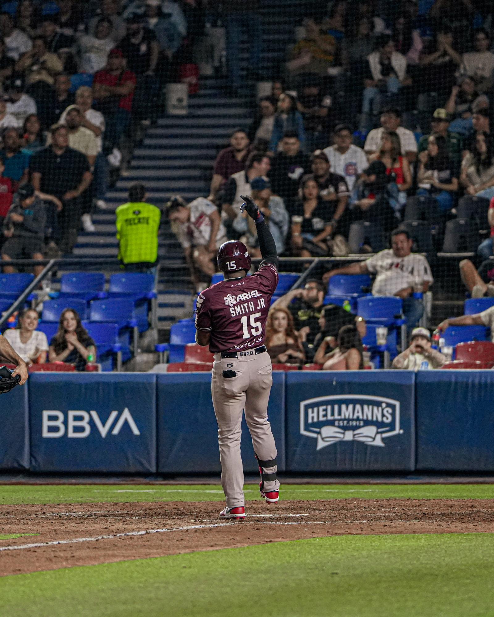 $!Con gran noche de Smith Jr. y Meneses, Tomateros asegura la serie en Monterrey