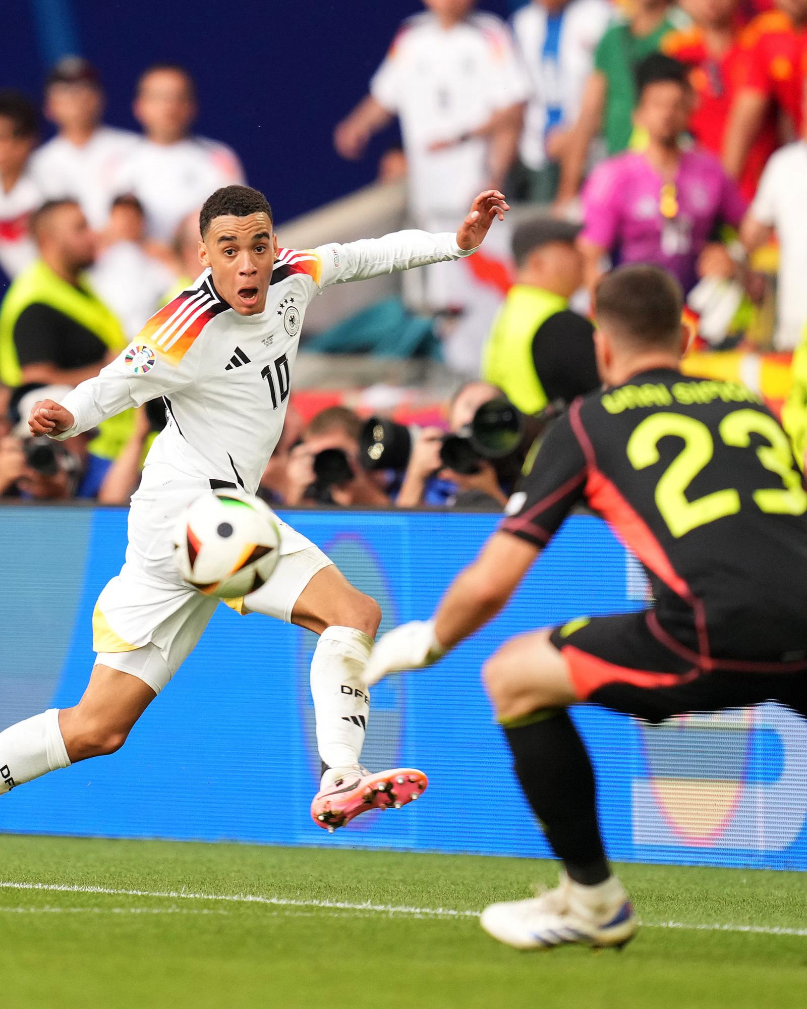 $!Merino jubila a Kroos y mete a España en semifinales de la Eurocopa