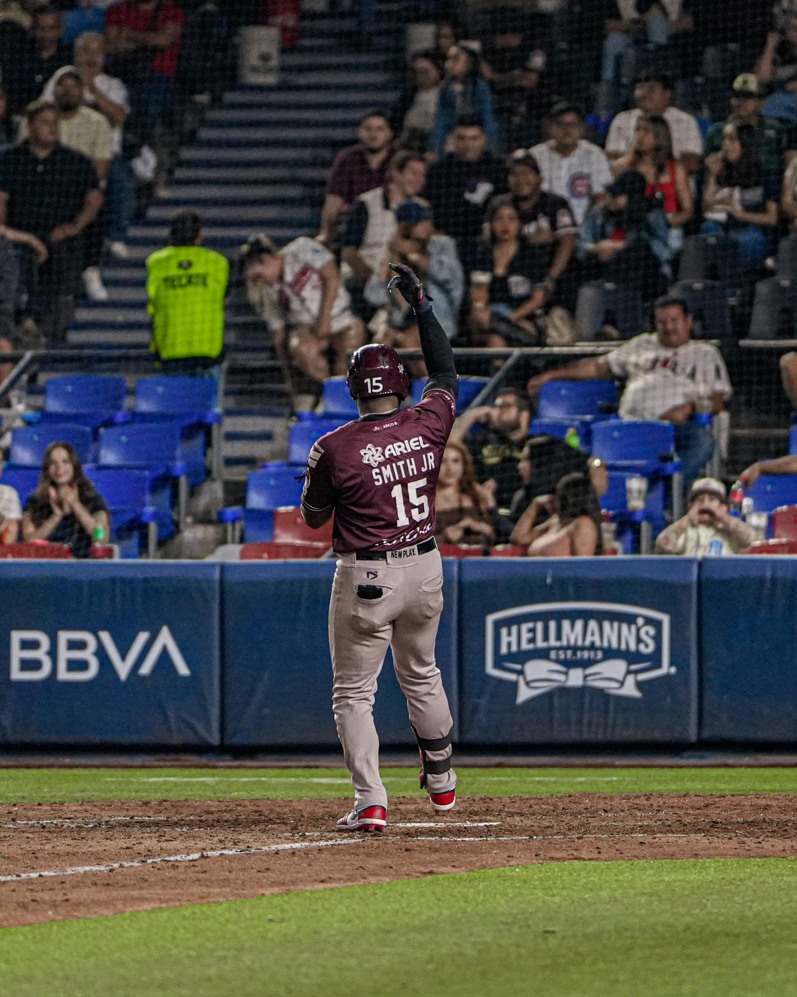 $!Con gran noche de Smith Jr. y Meneses, Tomateros asegura la serie en Monterrey