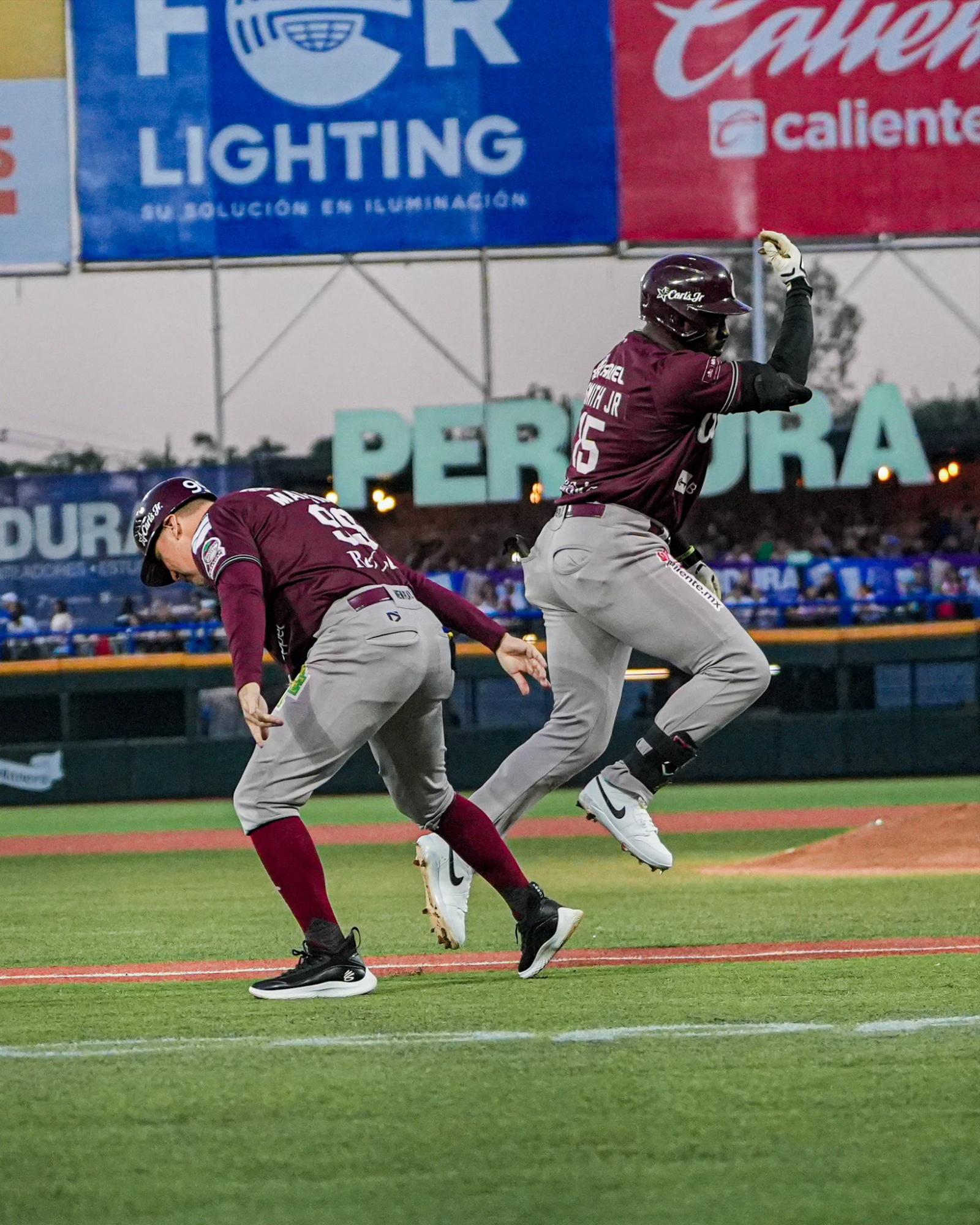 $!Tomateros de Culiacán rescata el del honor en Jalisco