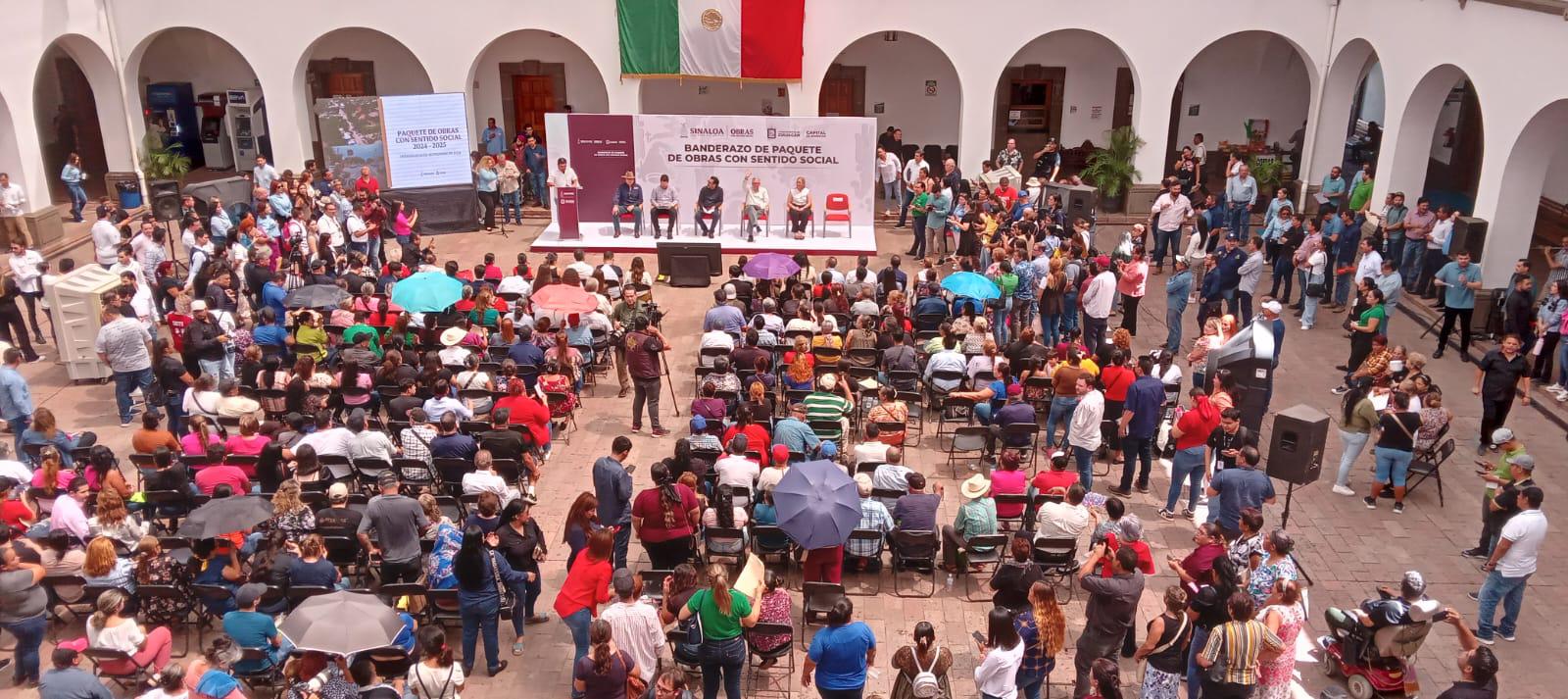 $!Rocha Moya y Juan De Dios Gámez dan banderazo a obras de pavimentación en Culiacán