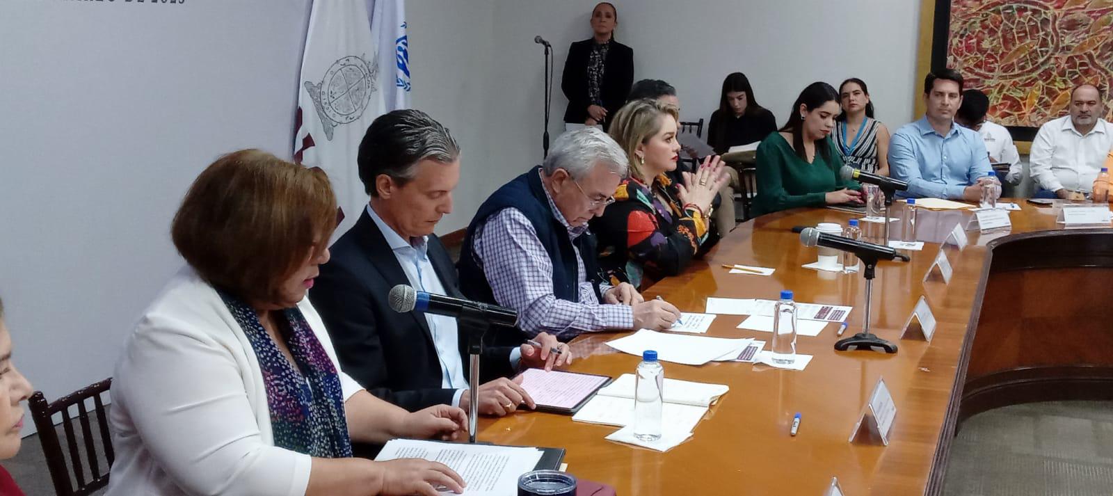 $!Gobierno de Sinaloa firma convenio con ONU para atender a desplazados