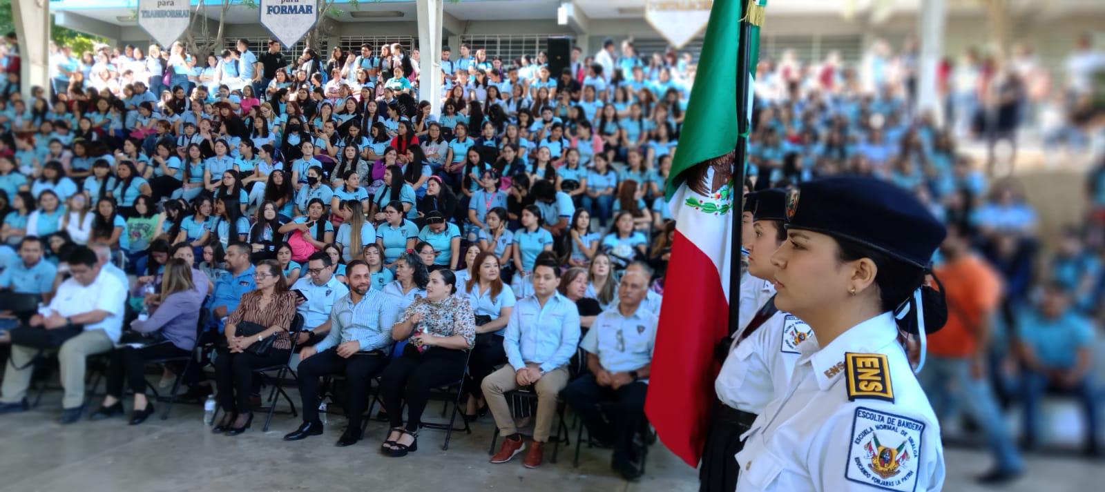 $!Celebran el 76 aniversario de la Escuela Normal de Sinaloa